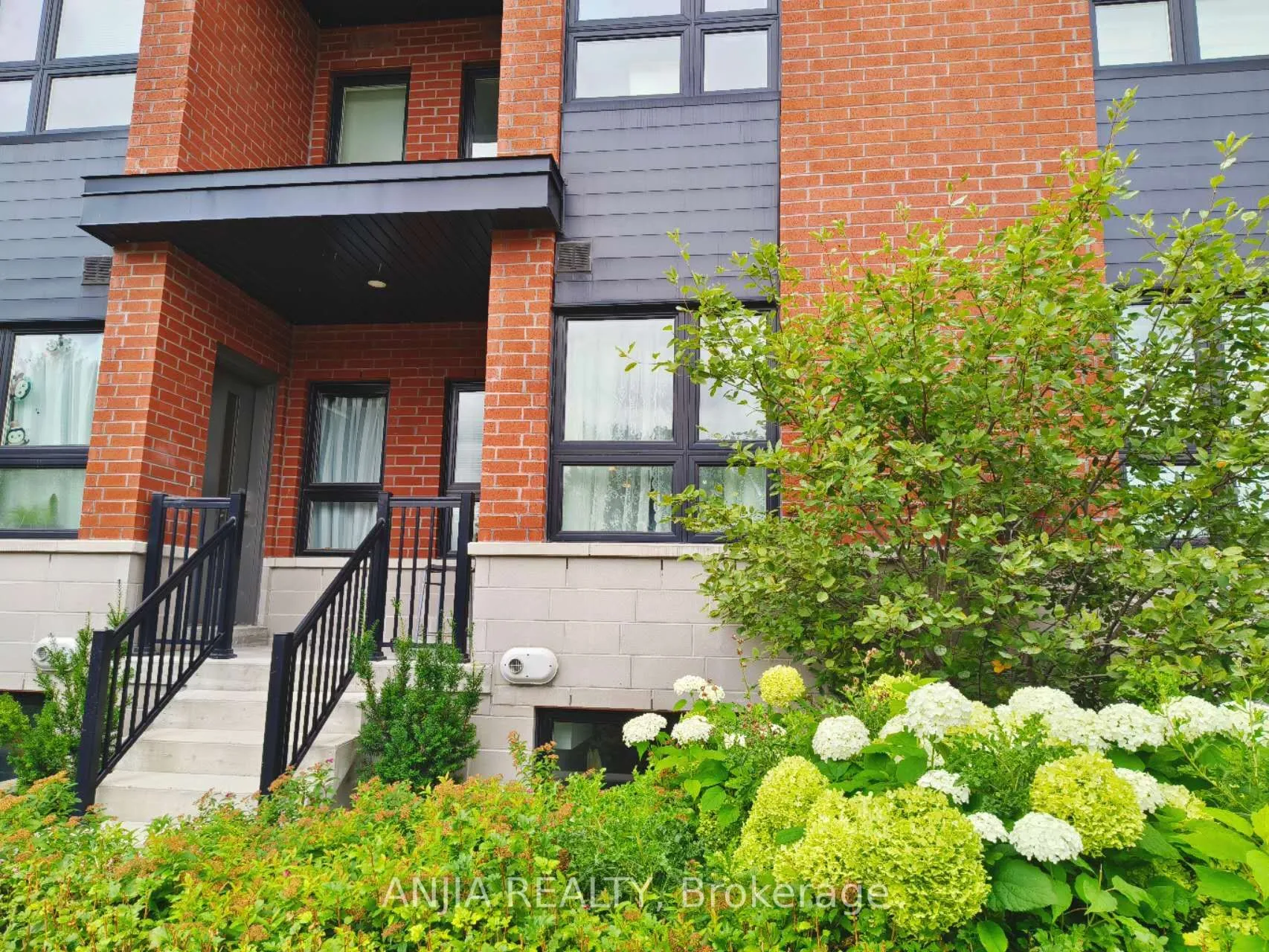 Property For Lease | E13518876