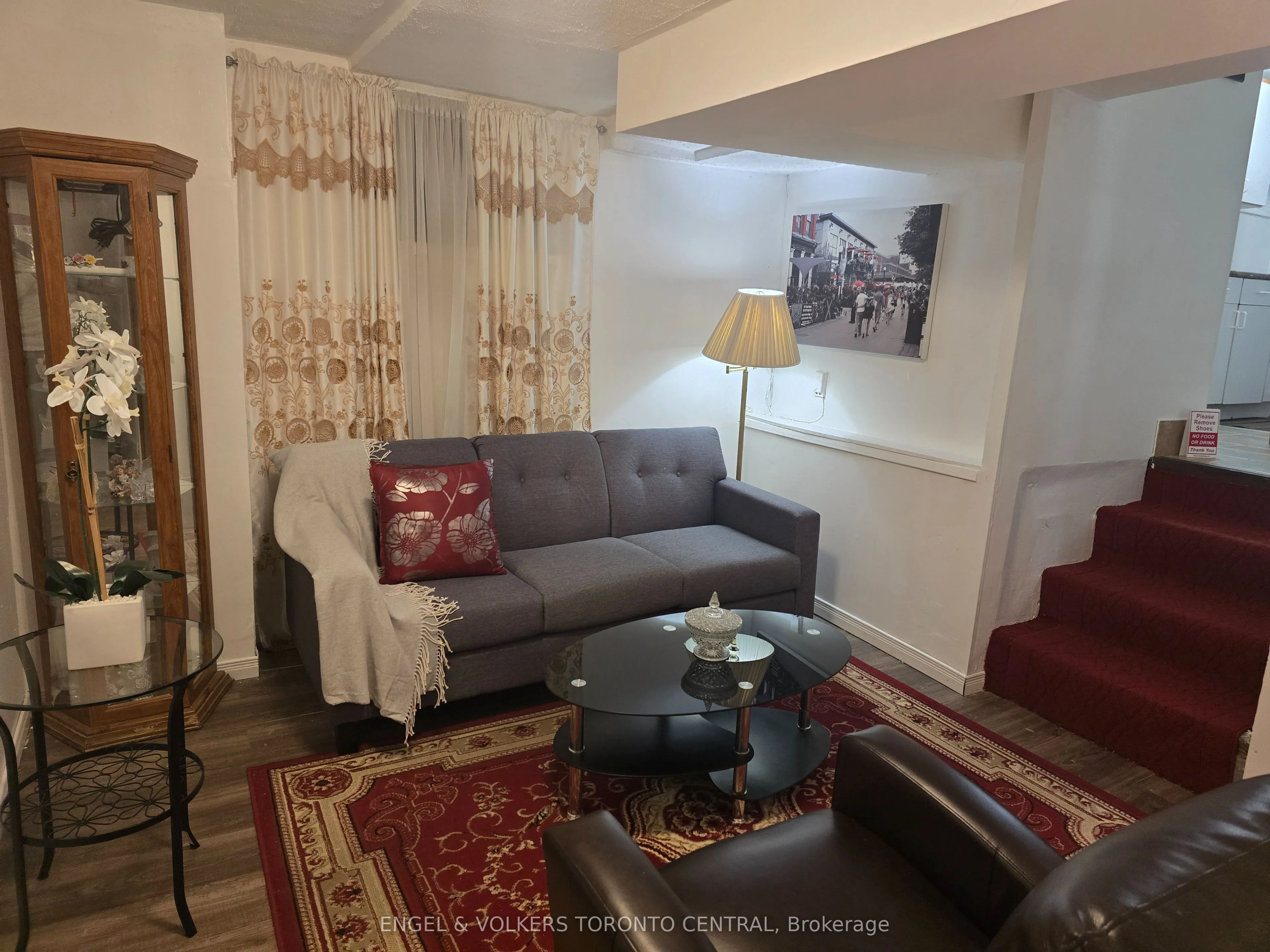 Semi-Detached Home For Lease | E13519306