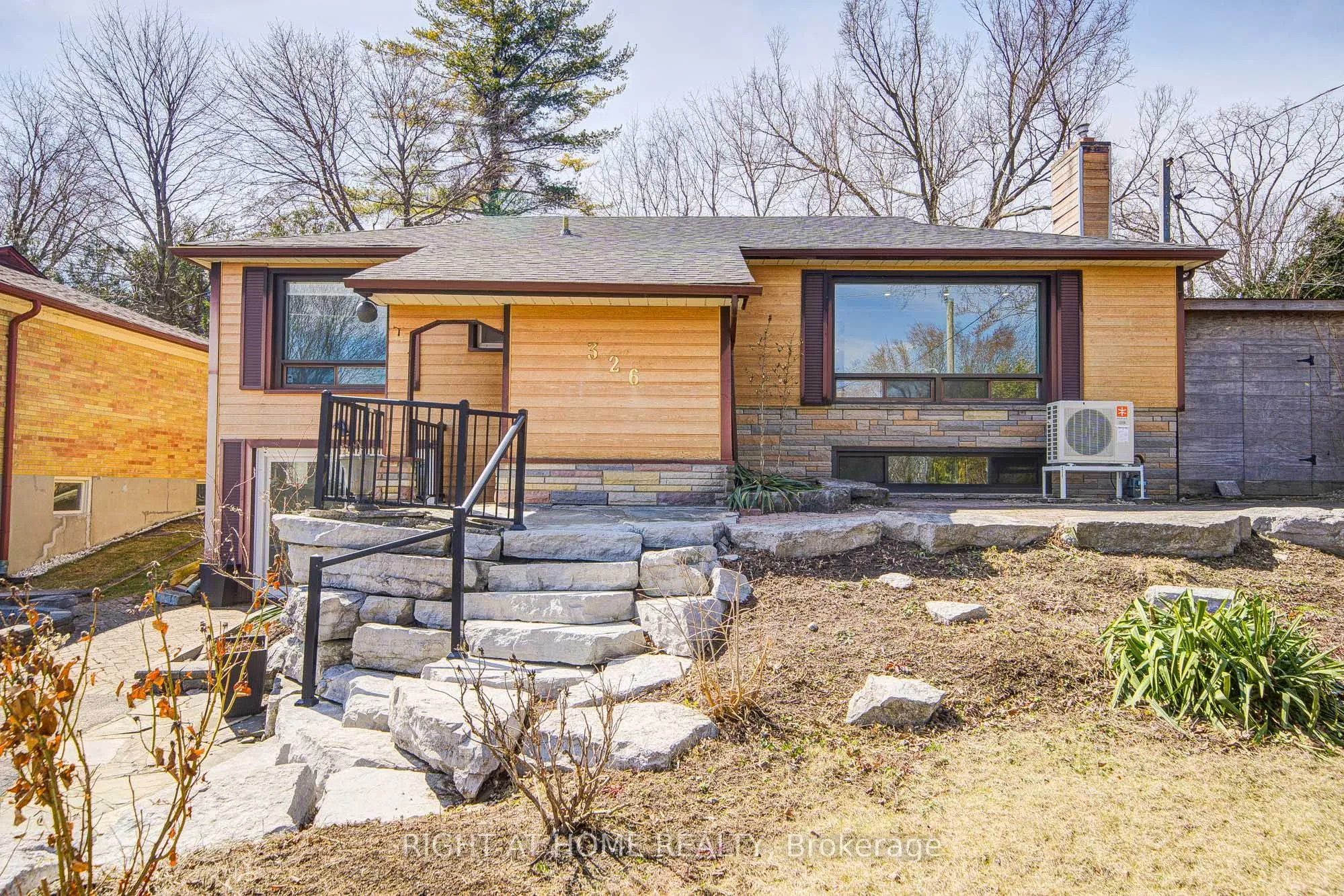 Detached Home For Lease | E13520858