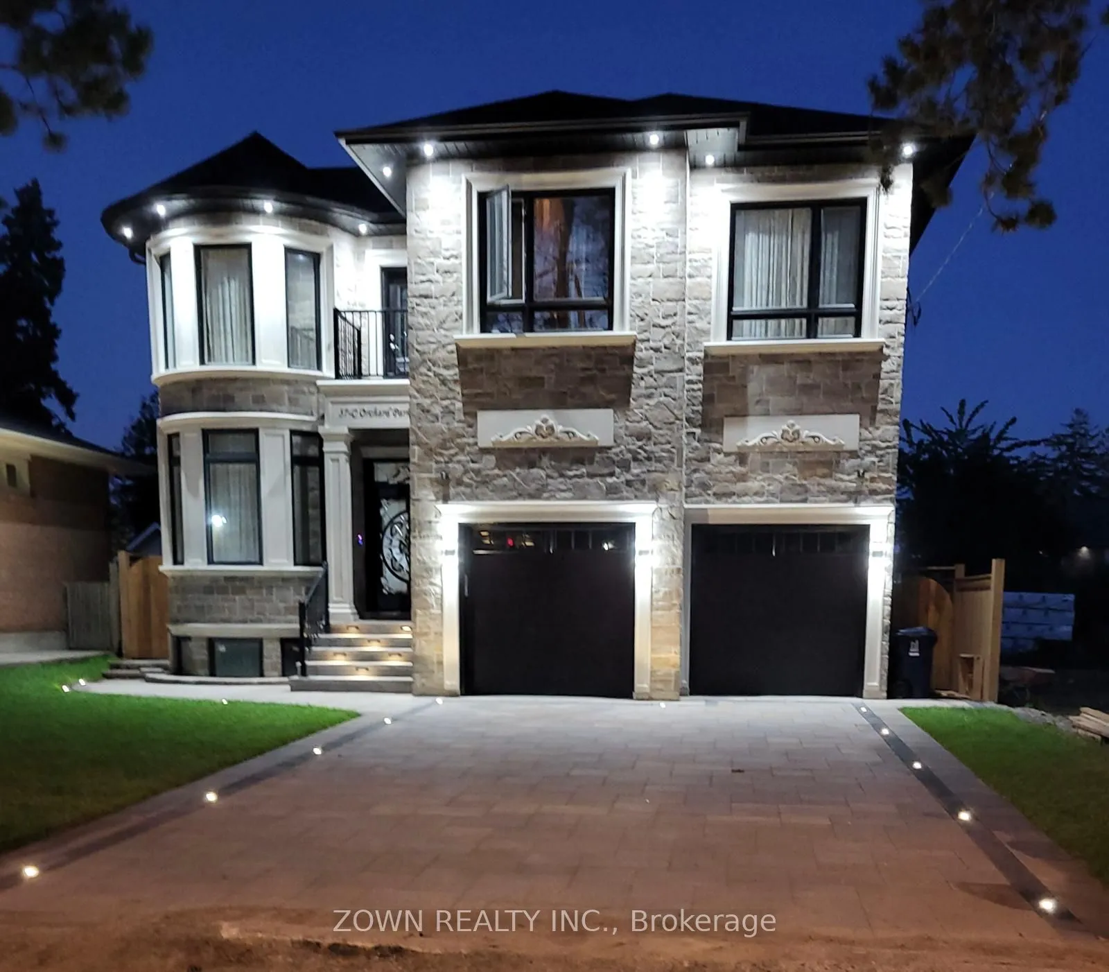 Detached Home For Lease | E13523694