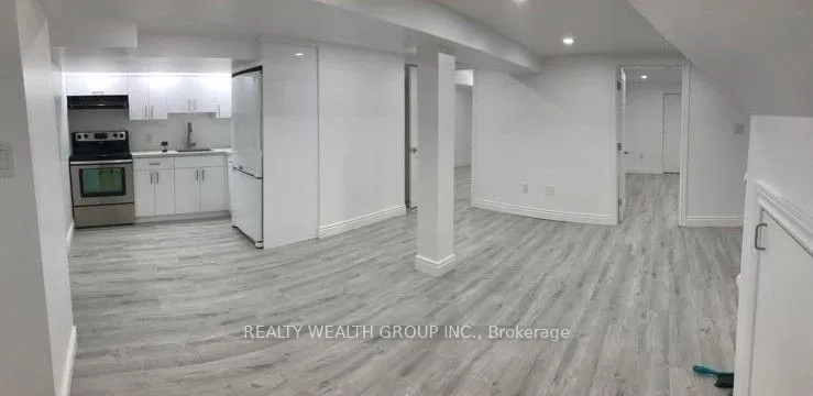 Detached Home For Lease | E13523774