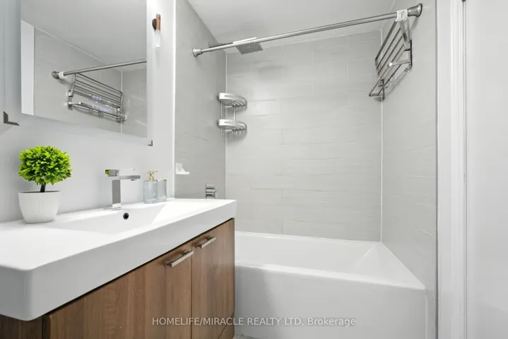 1328 Birchmount Road 607, Toronto E04, ON M1R 0B6