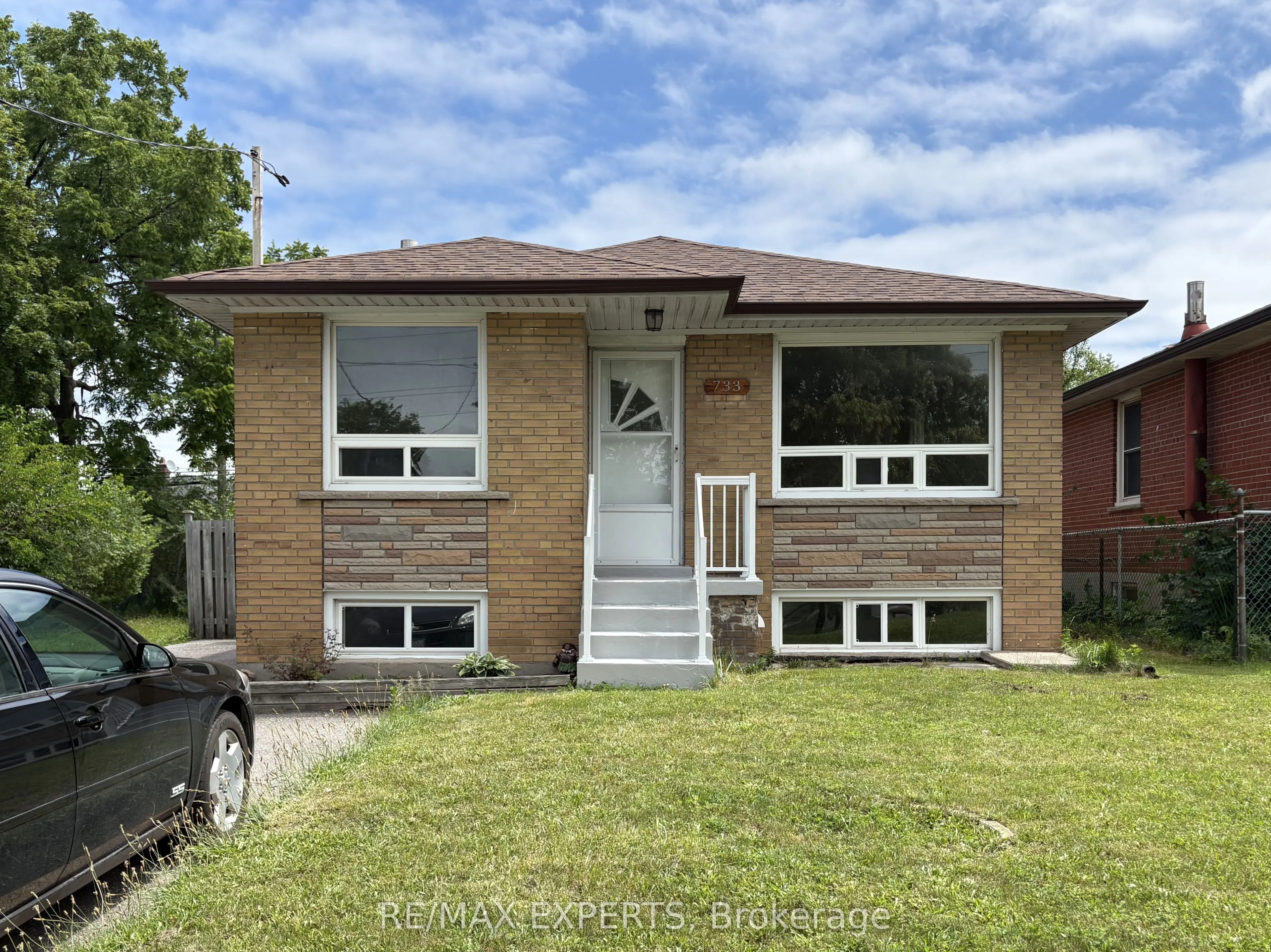 Detached Home For Lease | E13534466