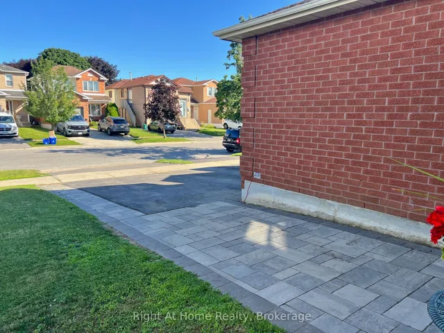 26 Moyse Drive, Clarington, ON L1E 2V4
