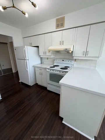 175 Bamburgh Circle 1609, Toronto E05, ON M1W 3X8