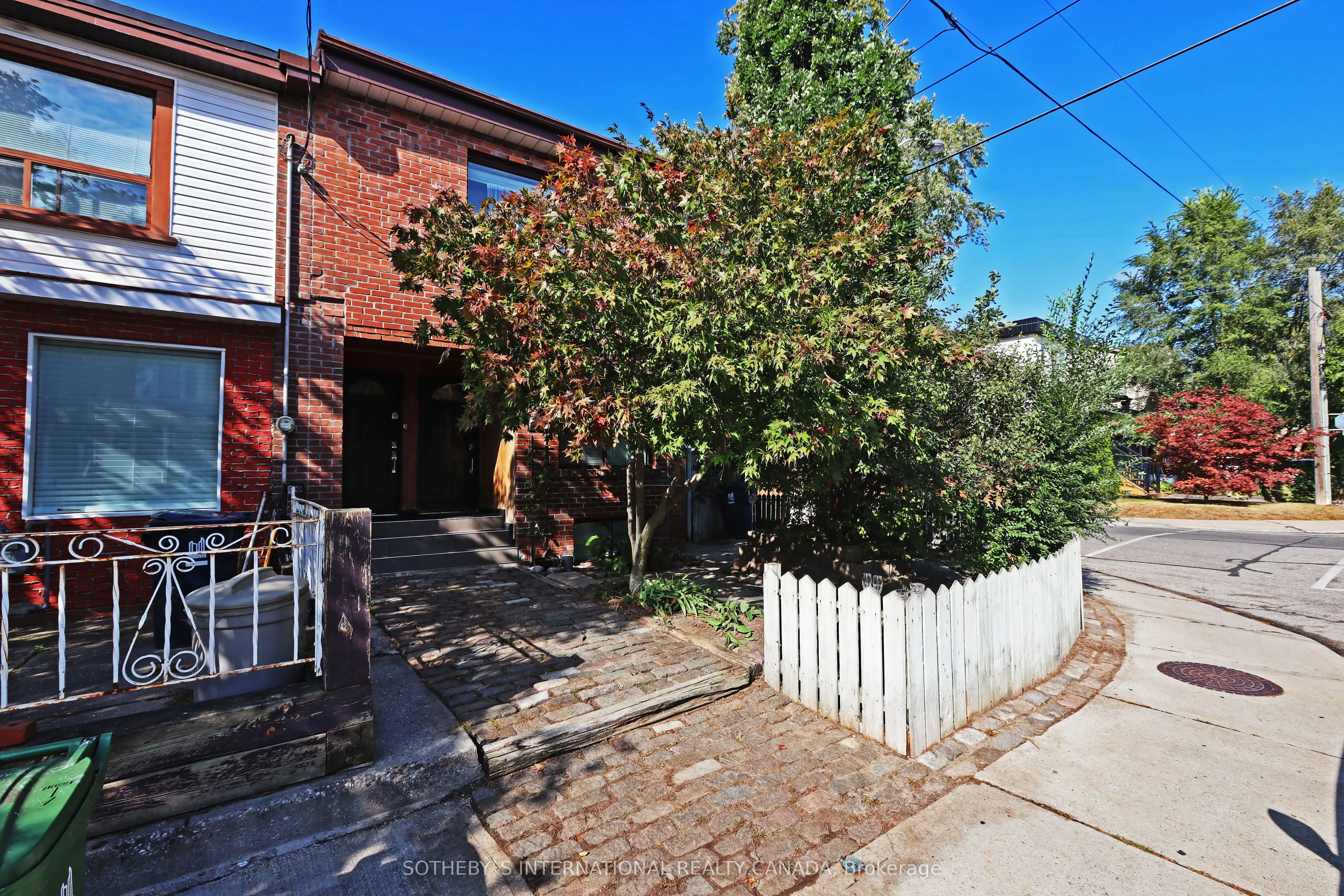 Detached Home For Lease | E13537140