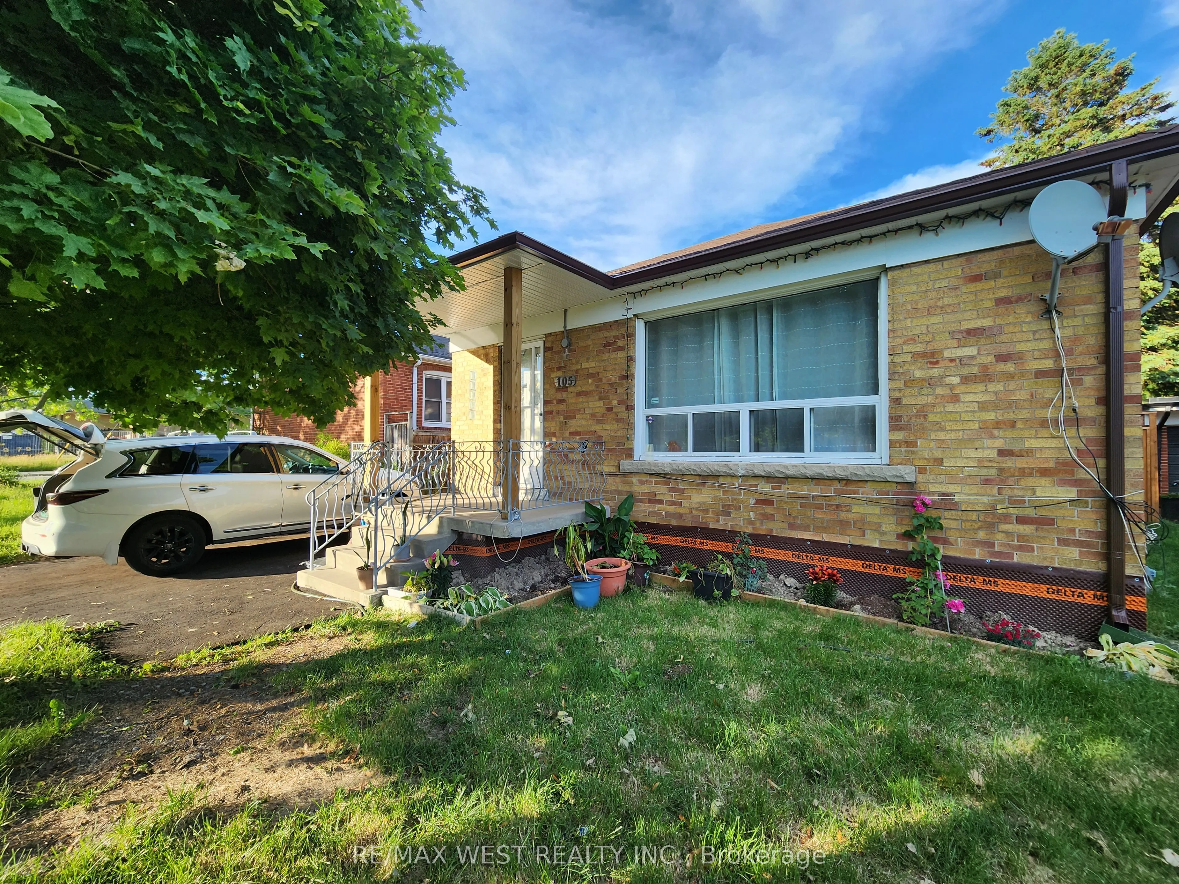 Detached Home For Lease | E13539876