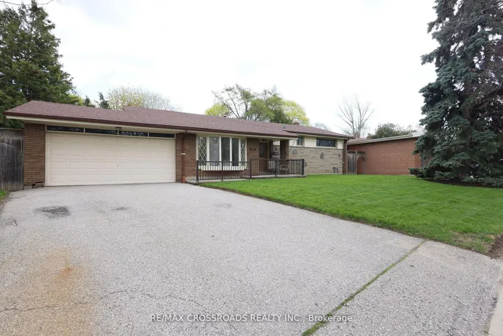 83 Pegasus Trail, Toronto E09, ON M1G 3N8