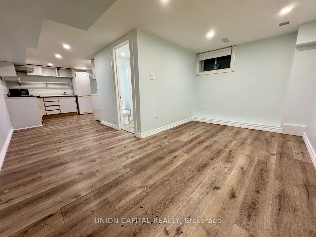 Detached Home For Lease | E13551544