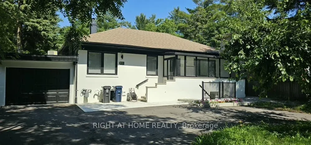 Detached Home For Lease | E13551656