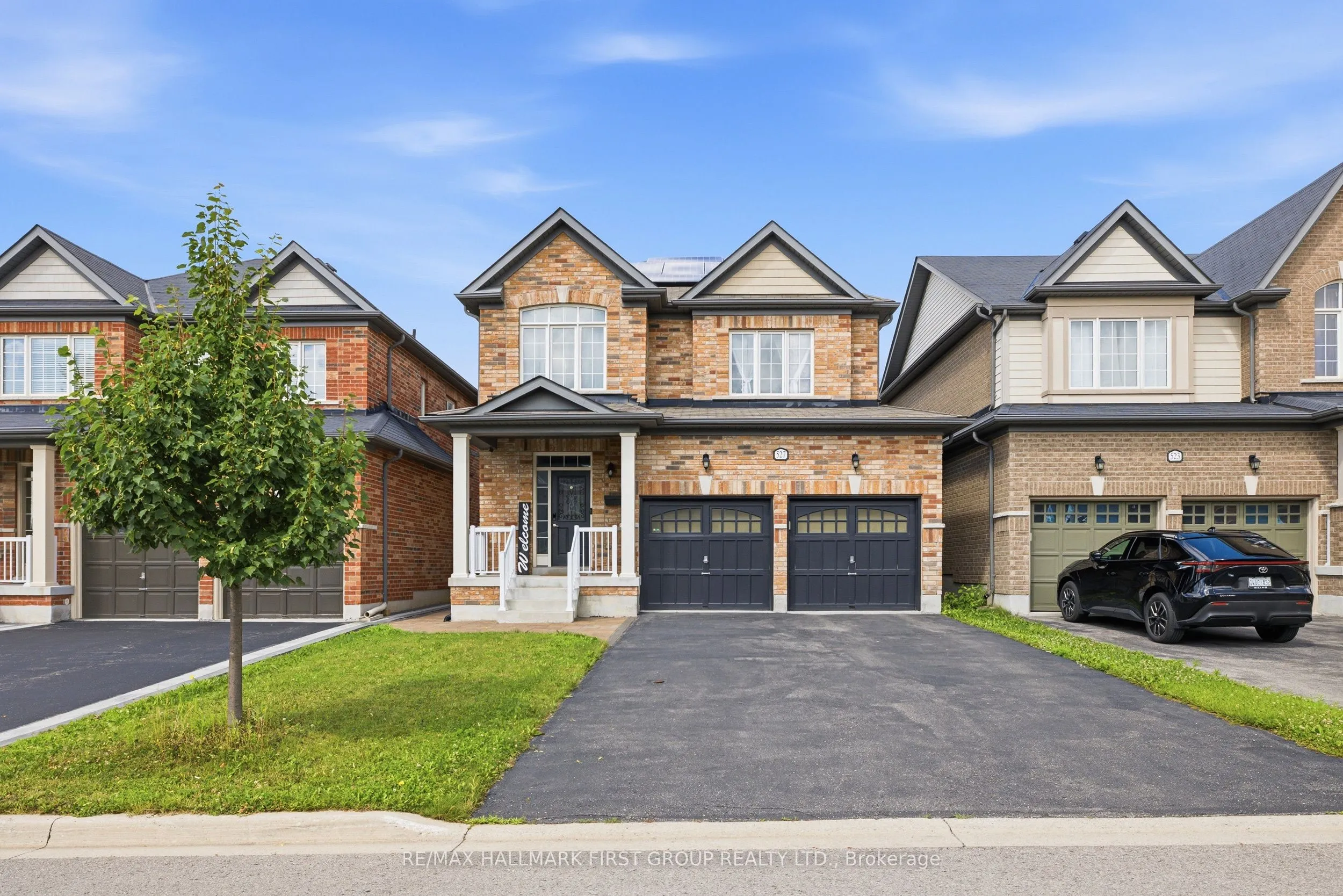 Detached Home For Lease | E13553592