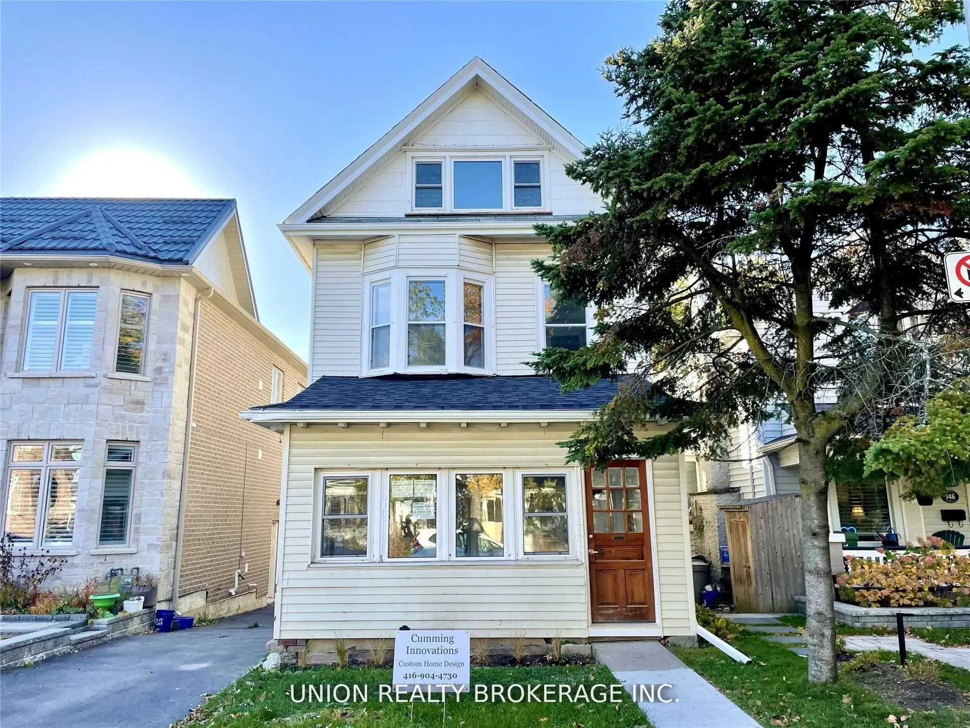 Detached Home For Lease | E13556392