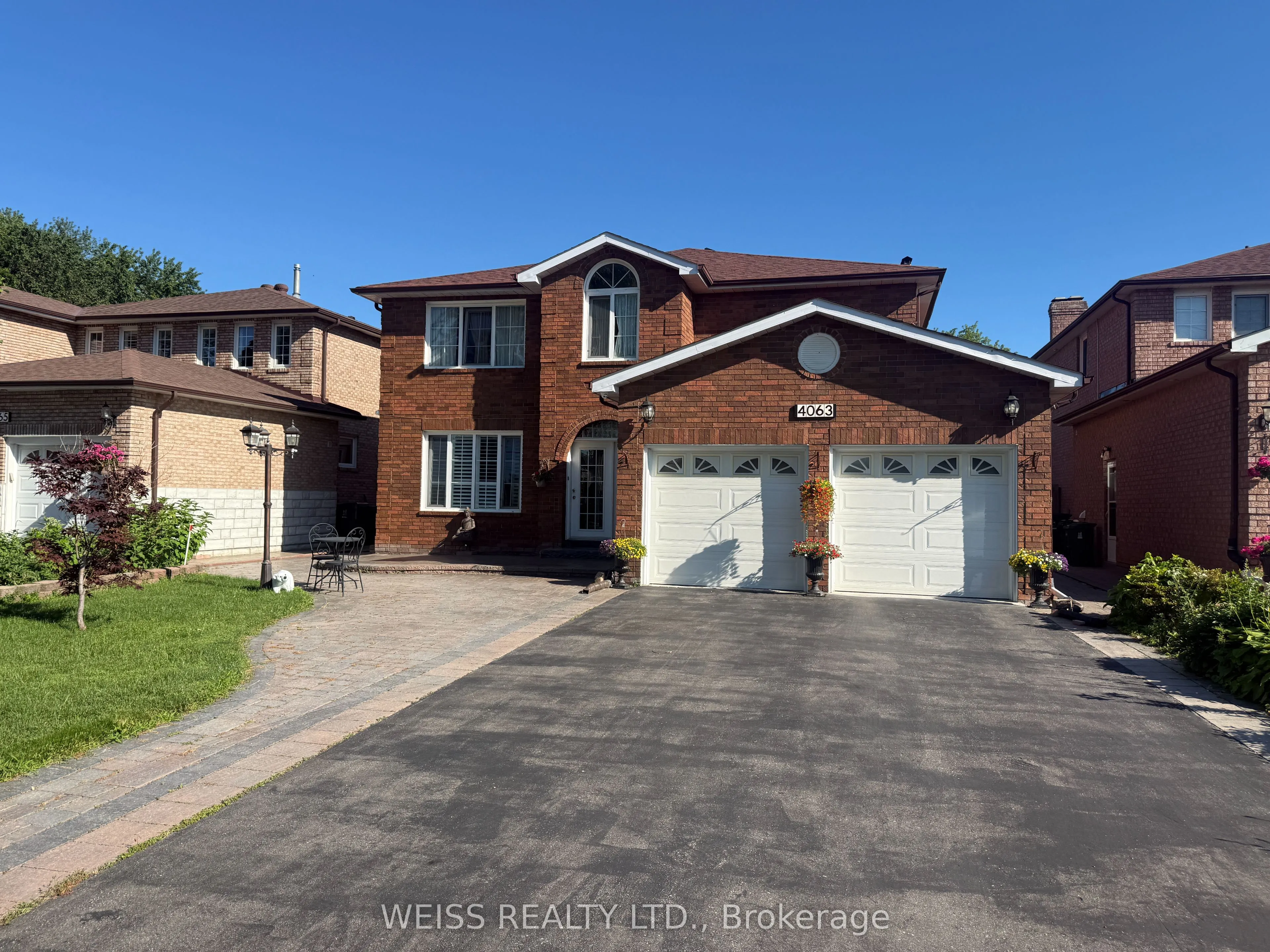 Detached Home For Lease | E13557786