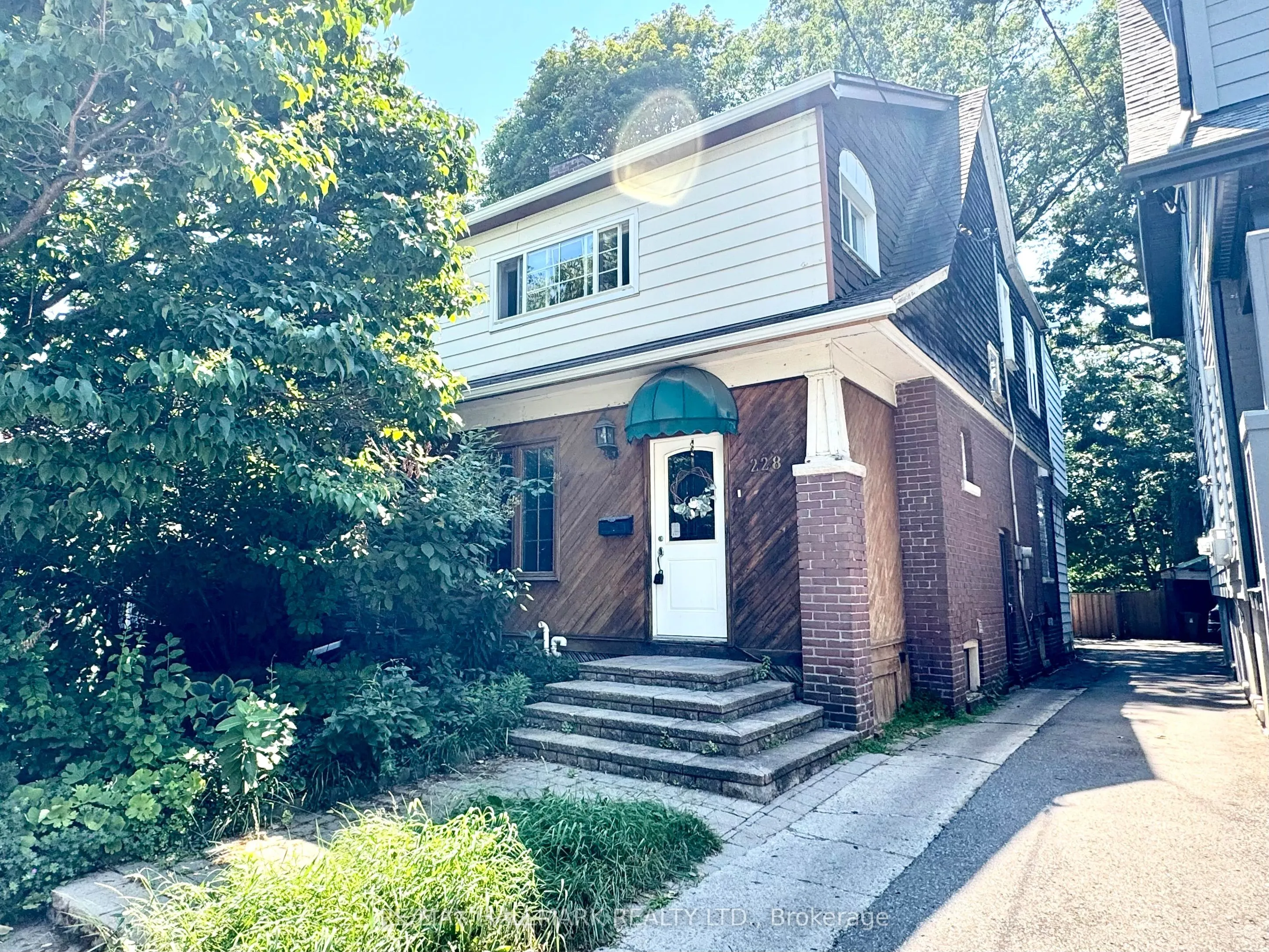 Semi-Detached Home For Lease | E13558858