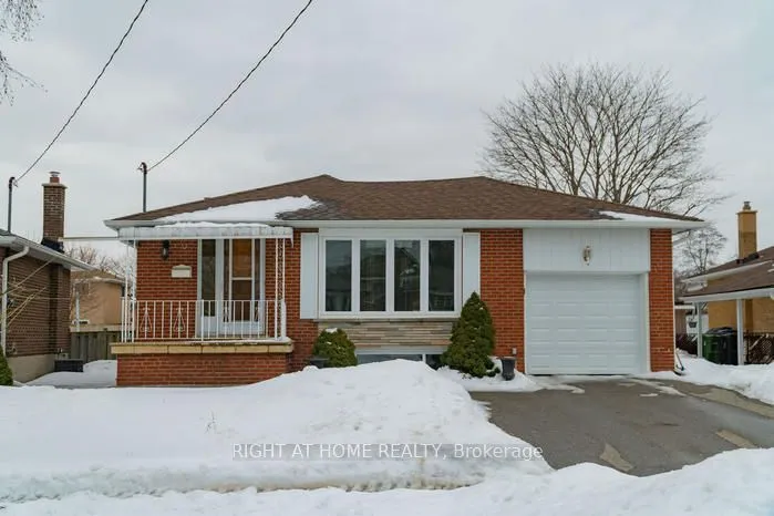 Detached Home For Lease | E13558912