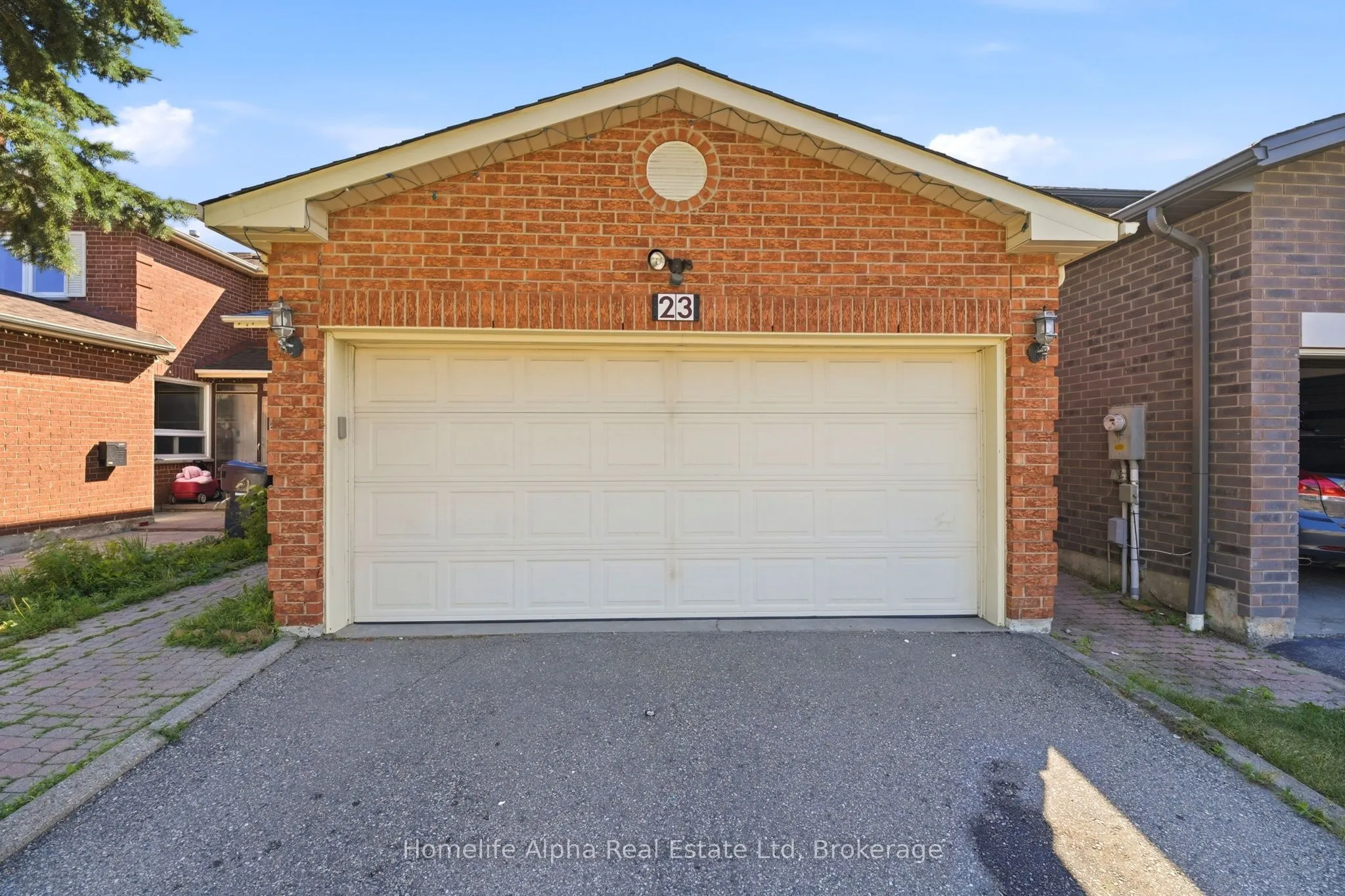 Detached Home For Lease | E13559394