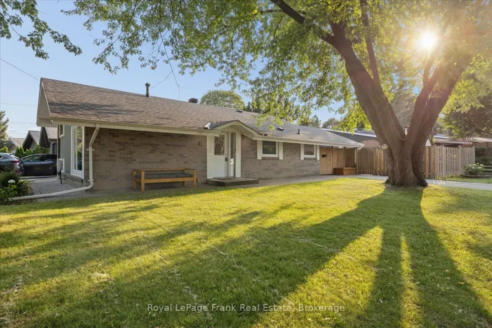 Welcome to 2 Rosswood Cres!
