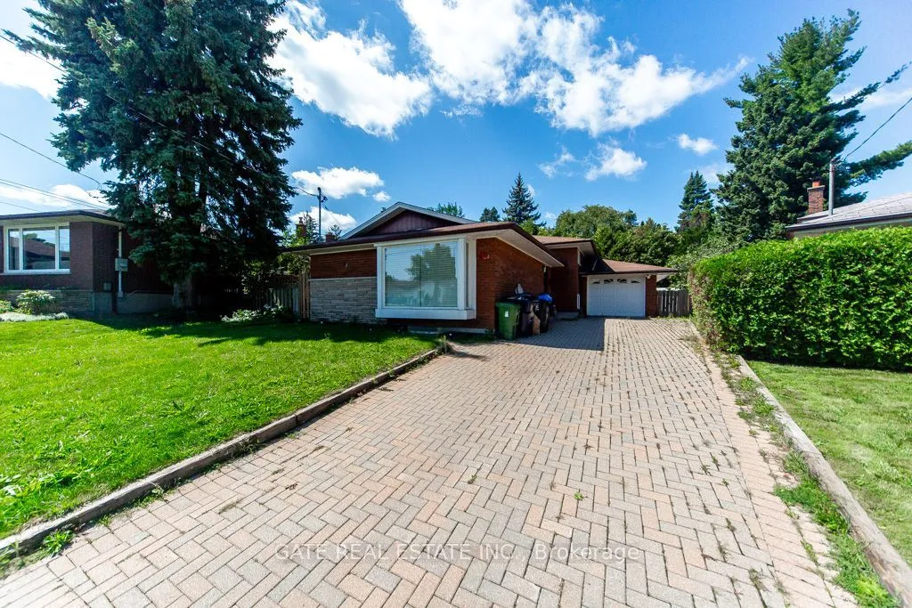 Detached Home For Lease | E13561354
