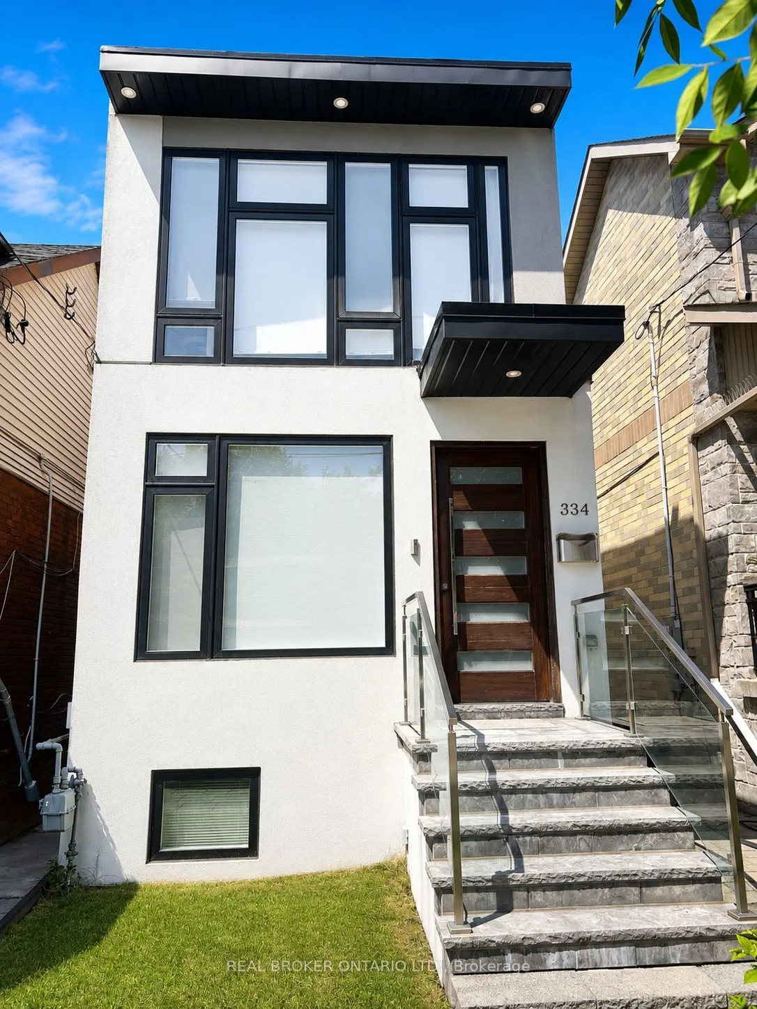 Detached Home For Lease | E13562168