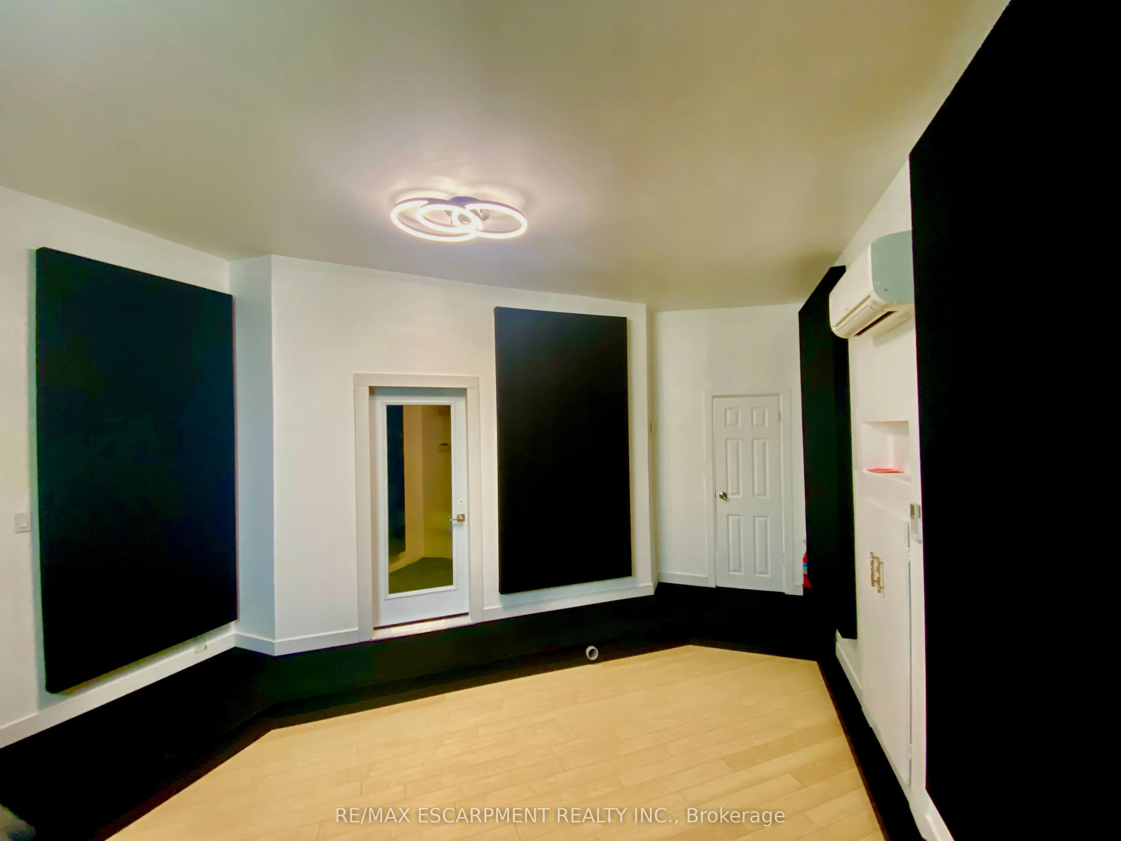 Property For Lease | E13563154