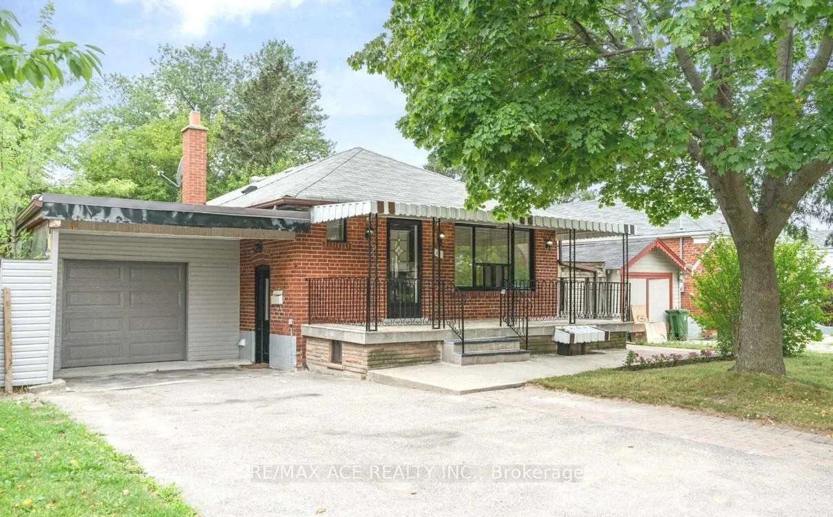 Detached Home For Lease | E13576962