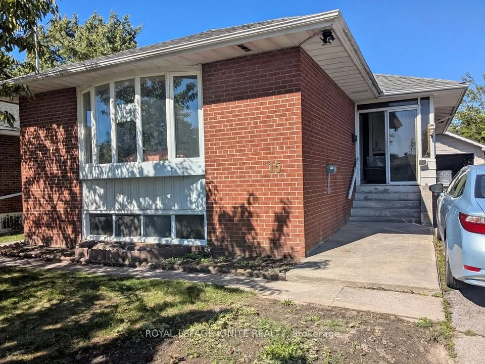 Detached Home For Lease | E13585106