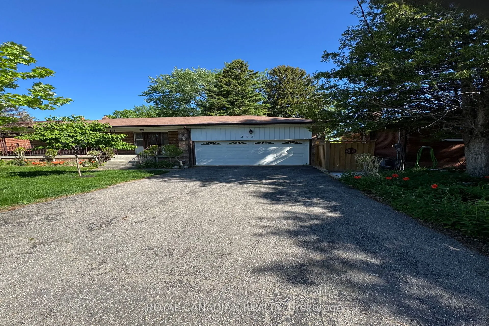 Detached Home For Lease | E13588790