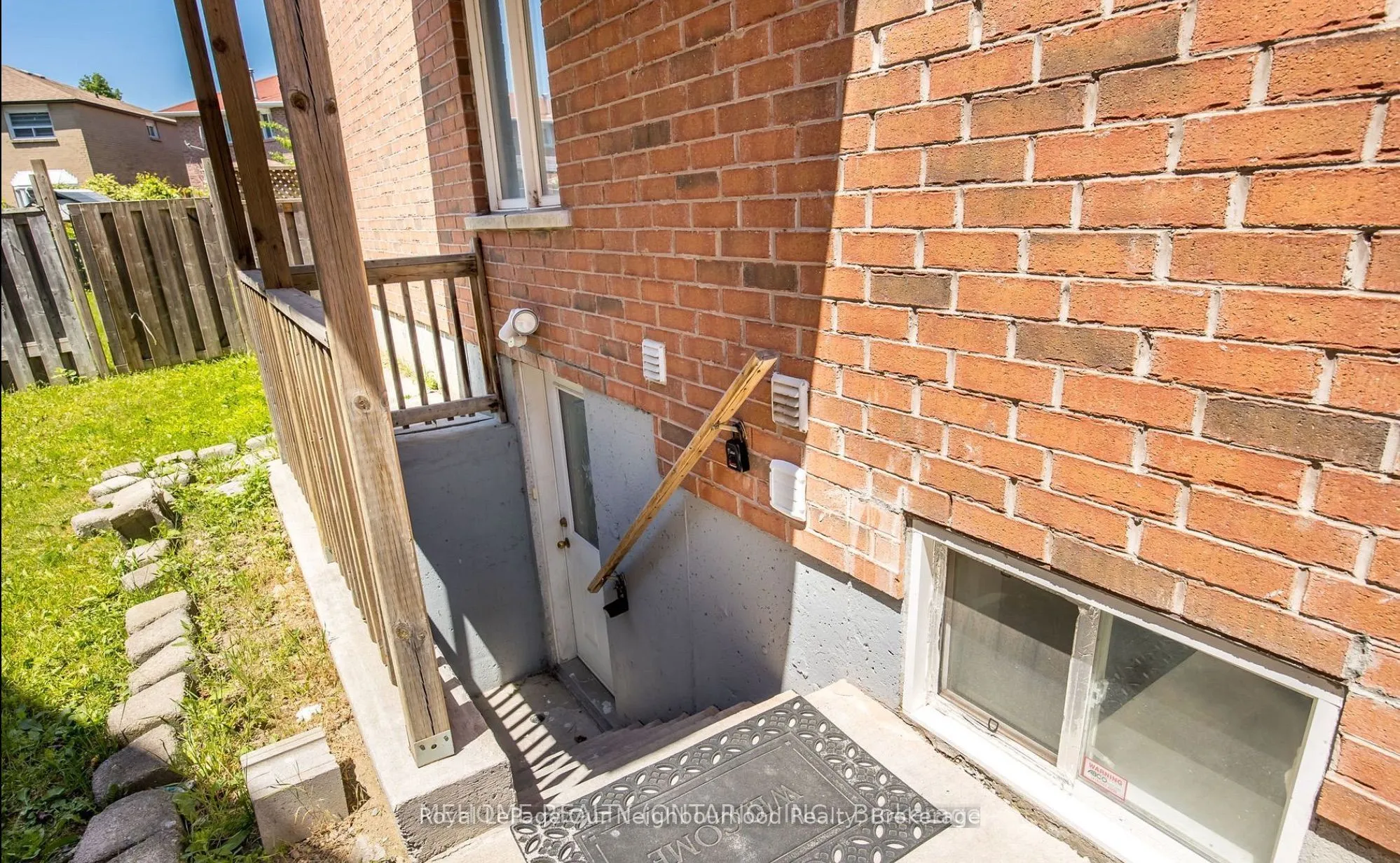 Detached Home For Lease | E13589648