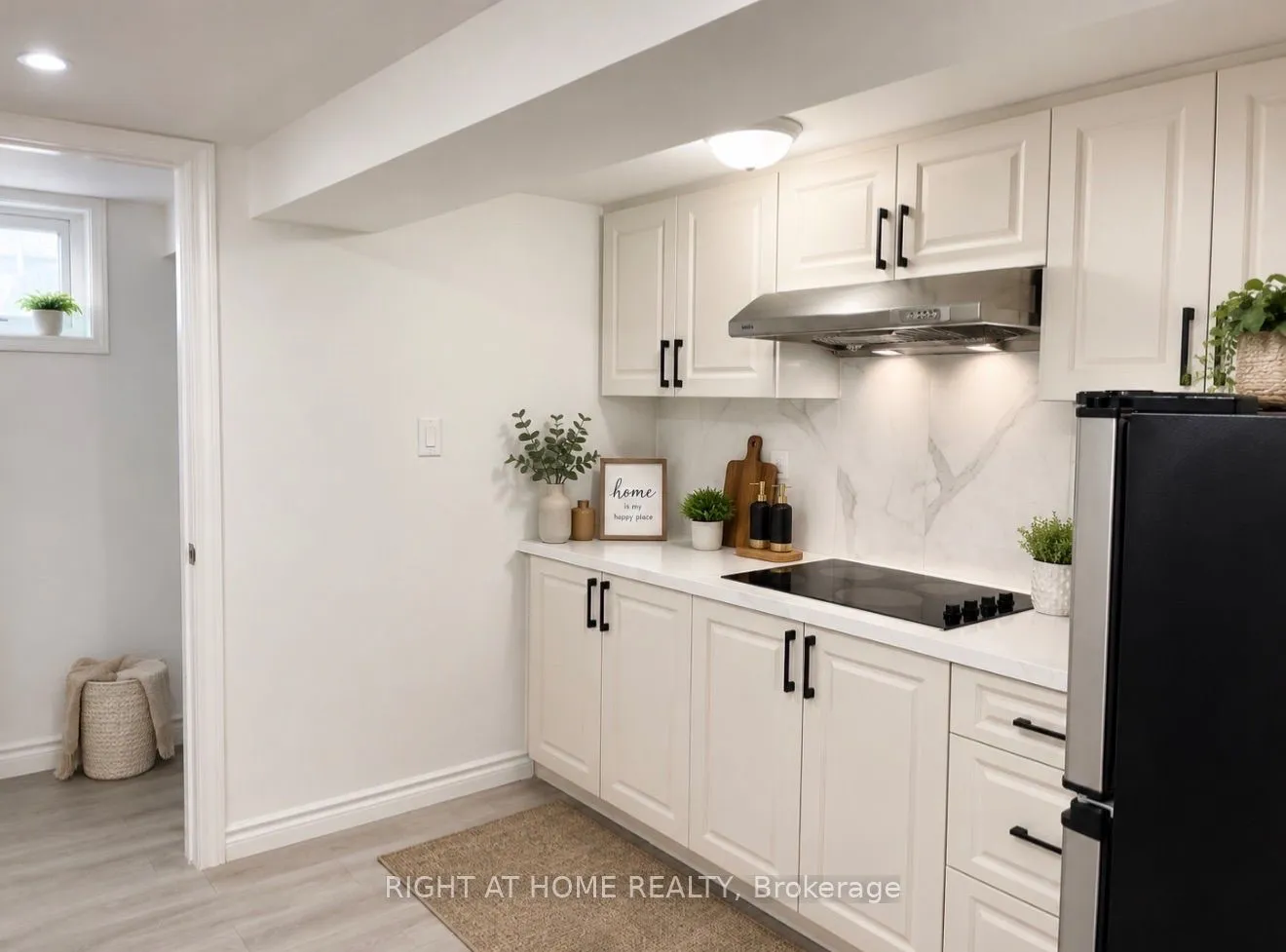 Detached Home For Lease | E13591308