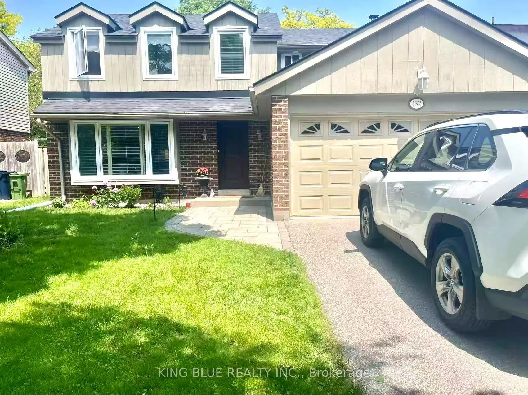Detached Home For Lease | E13592678