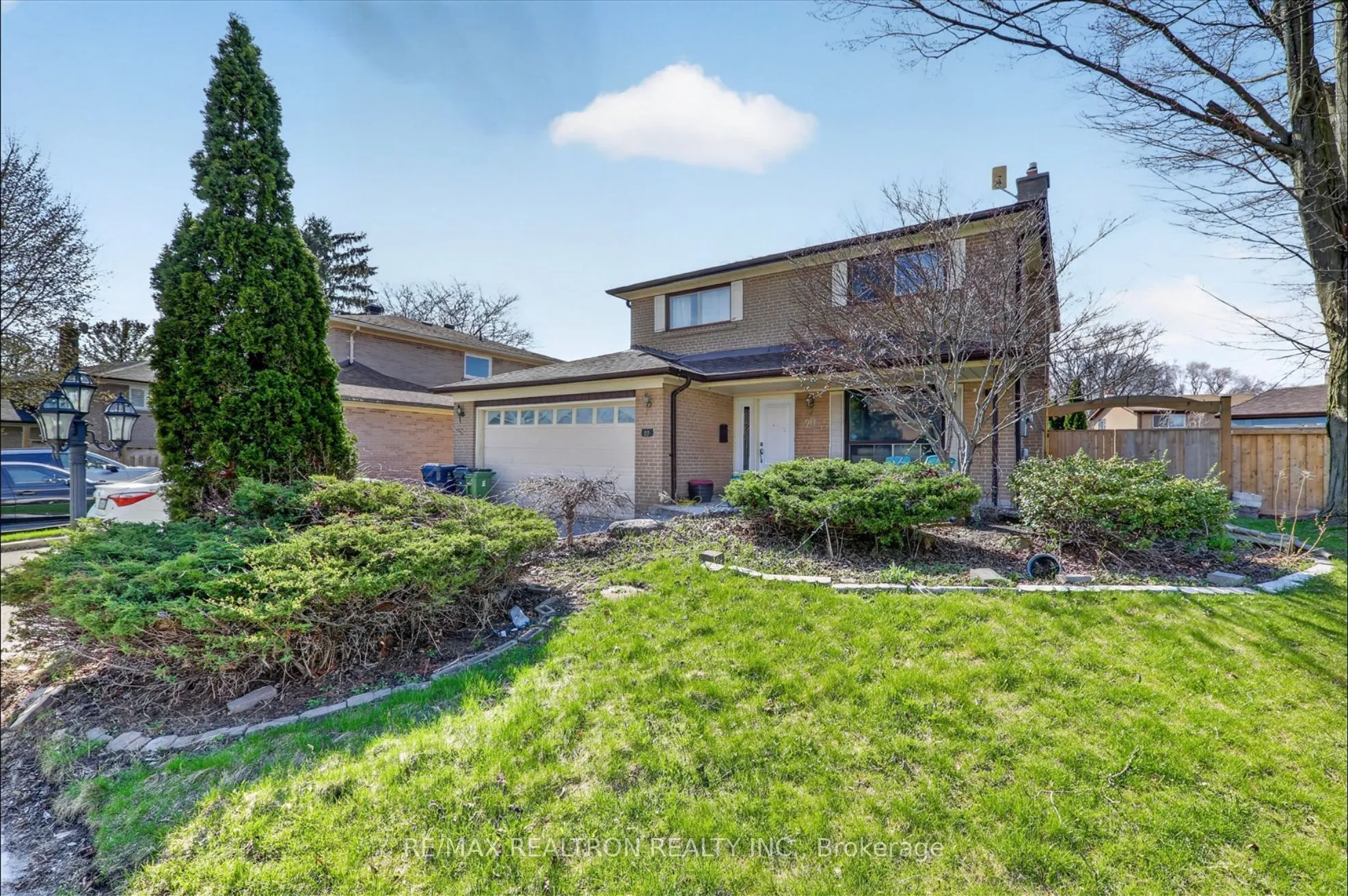 Detached Home For Lease | E13592786