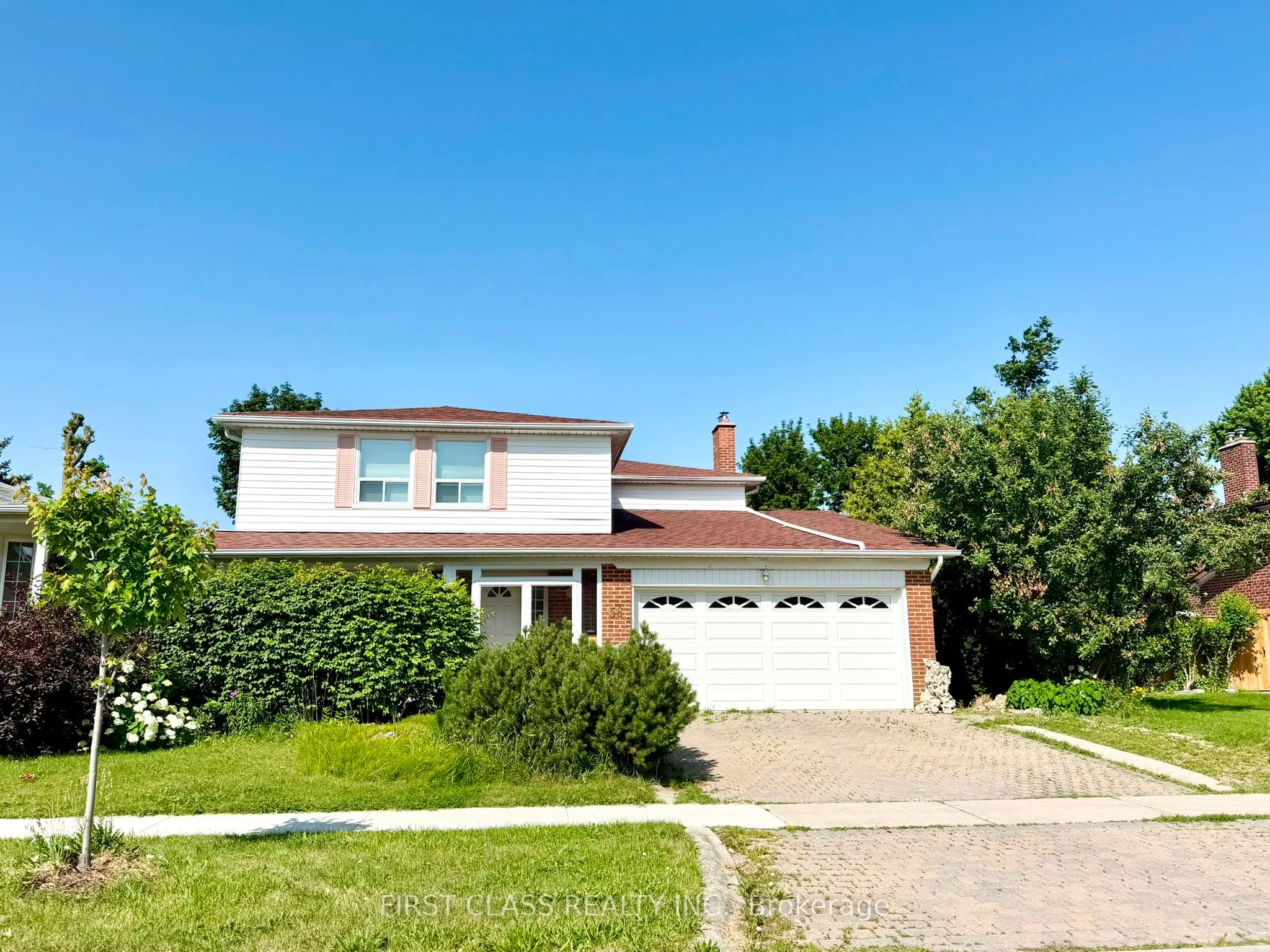 Detached Home For Lease | E13592980