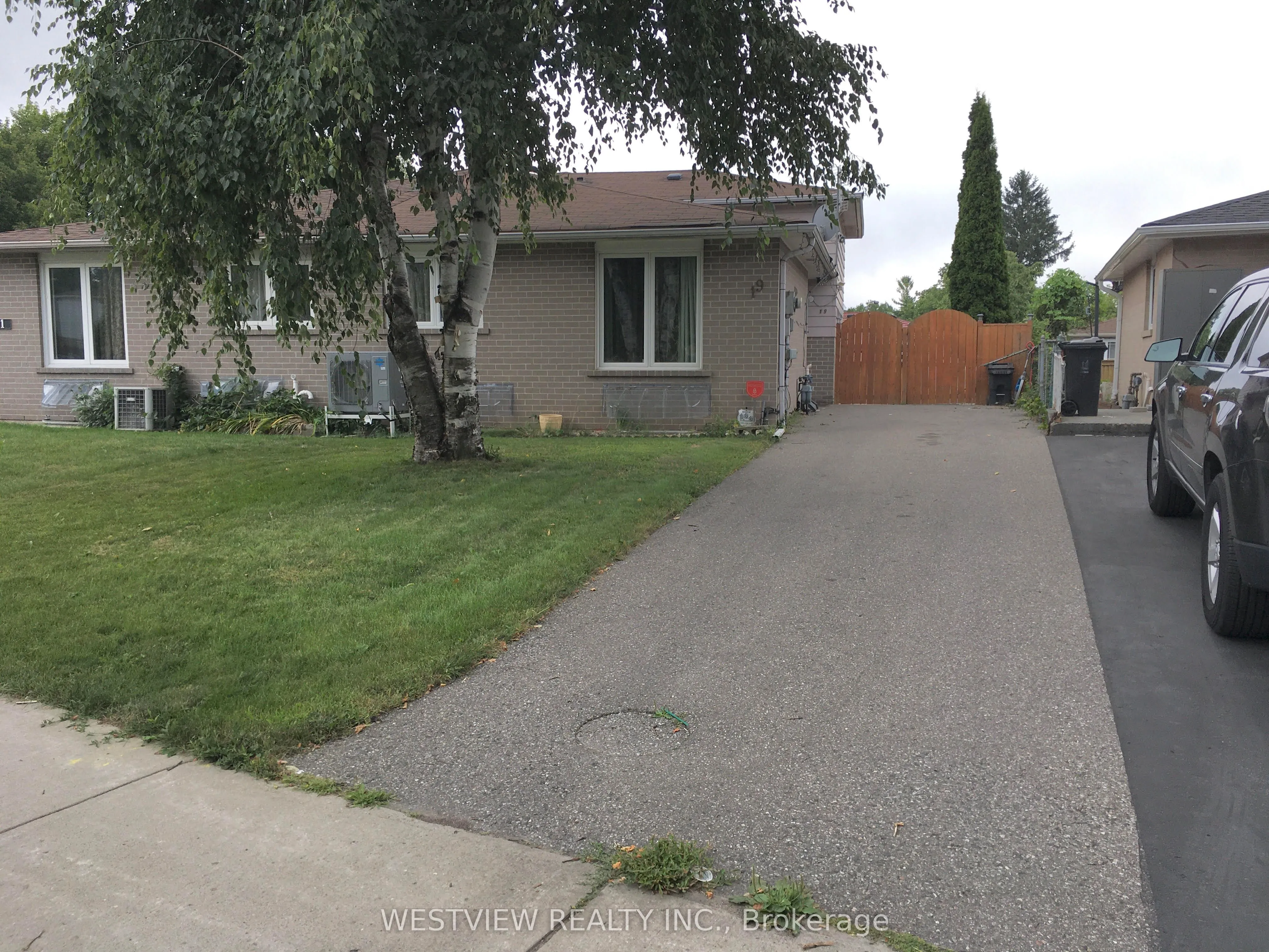 Semi-Detached Home For Lease | E13601616