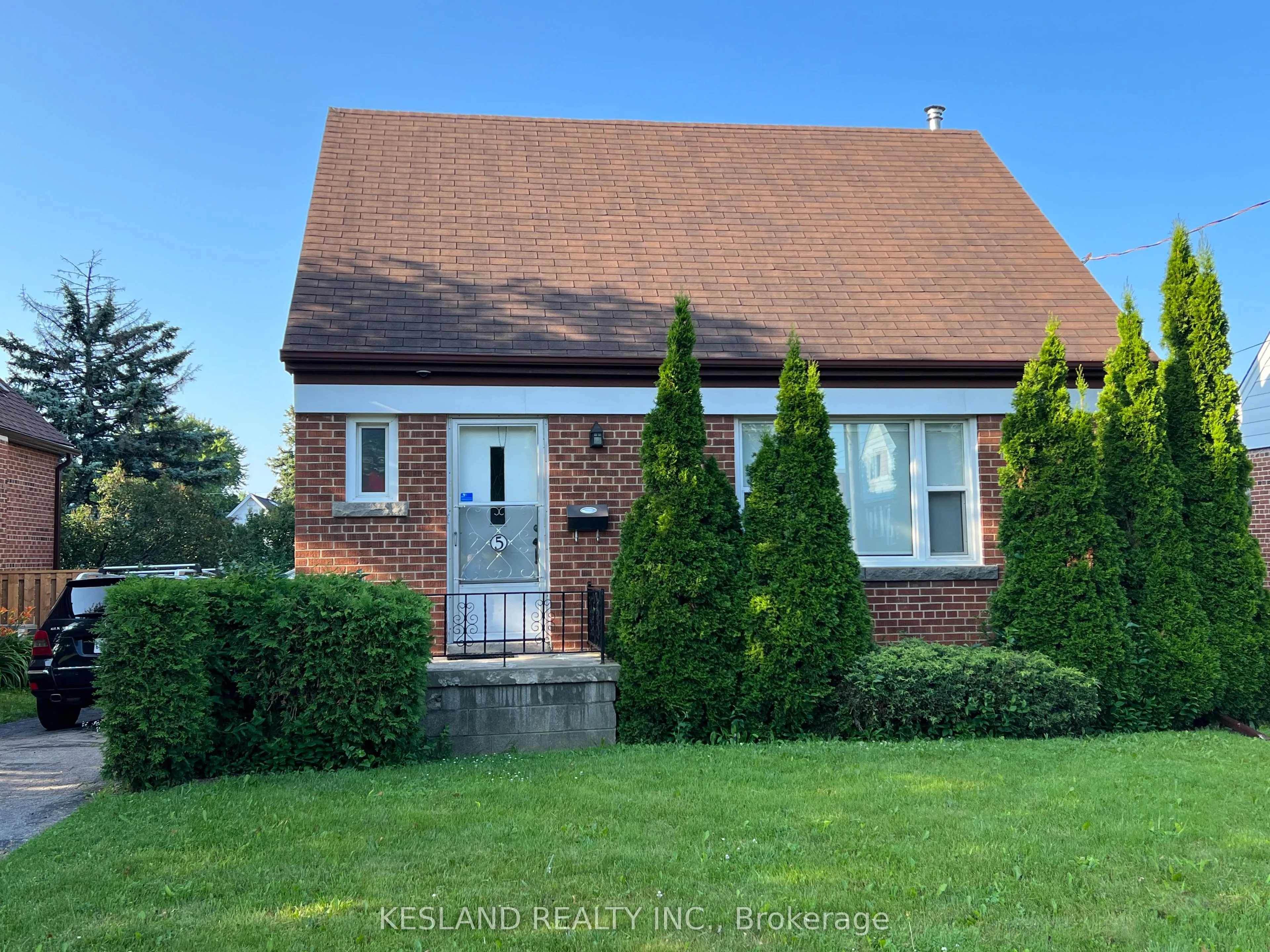 Detached Home For Lease | E13611964