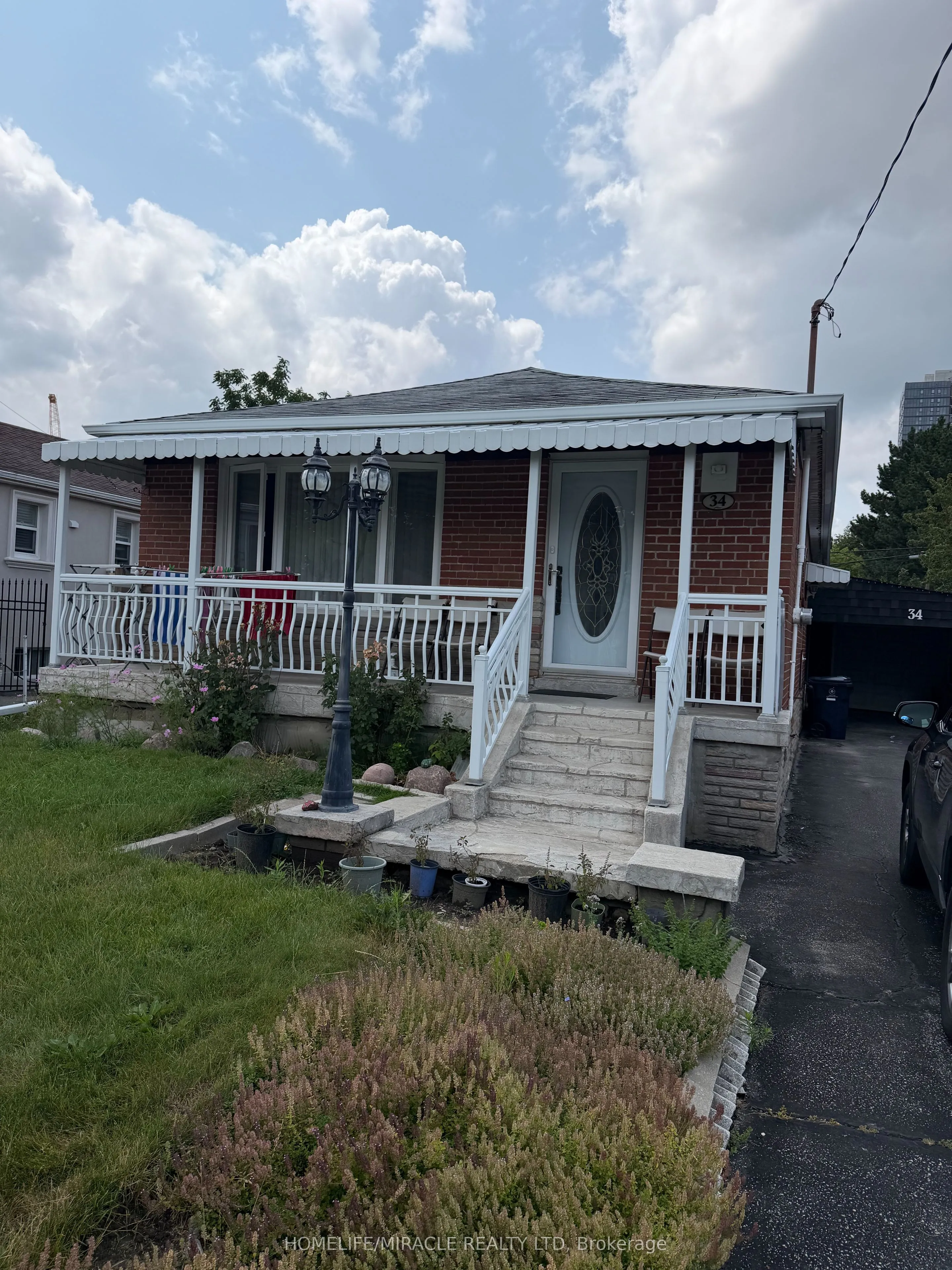 Detached Home For Lease | E13619472