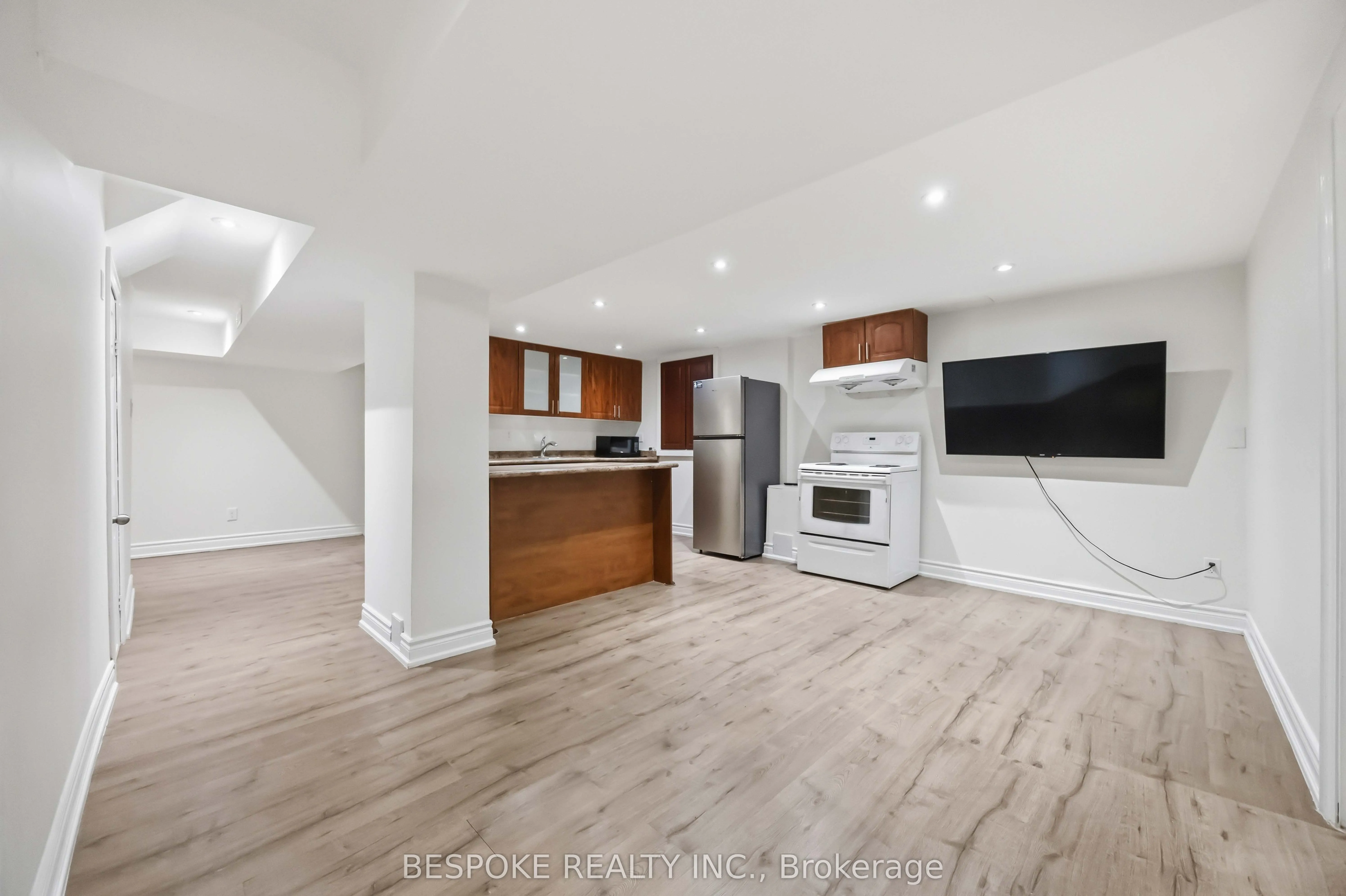 Detached Home For Lease | E13621730