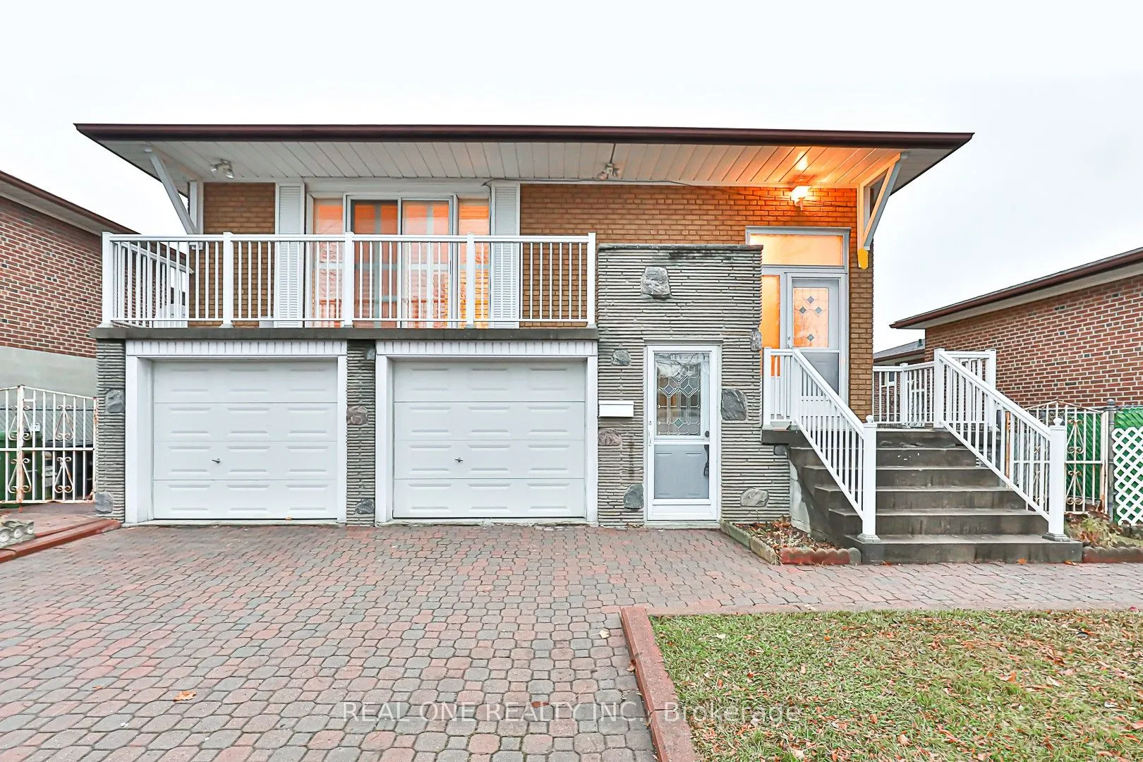 Detached Home For Lease | E13629892