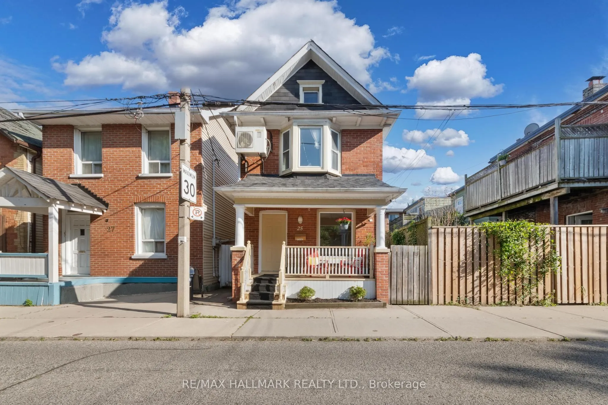 Duplex For Lease | E13642004