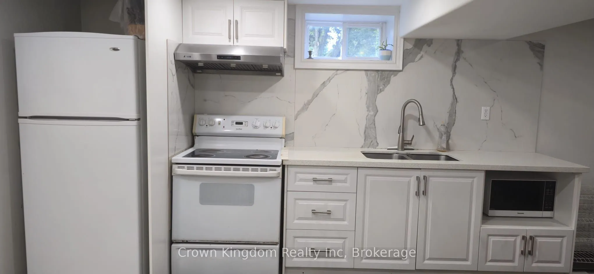 Detached Home For Lease | E13652832