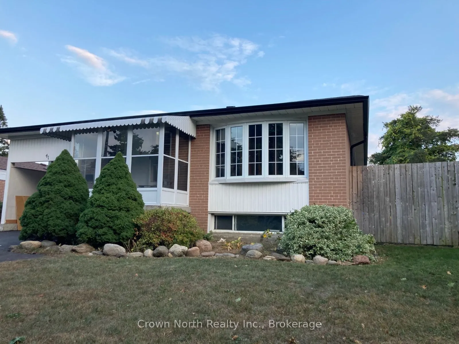 Detached Home For Lease | E13655524