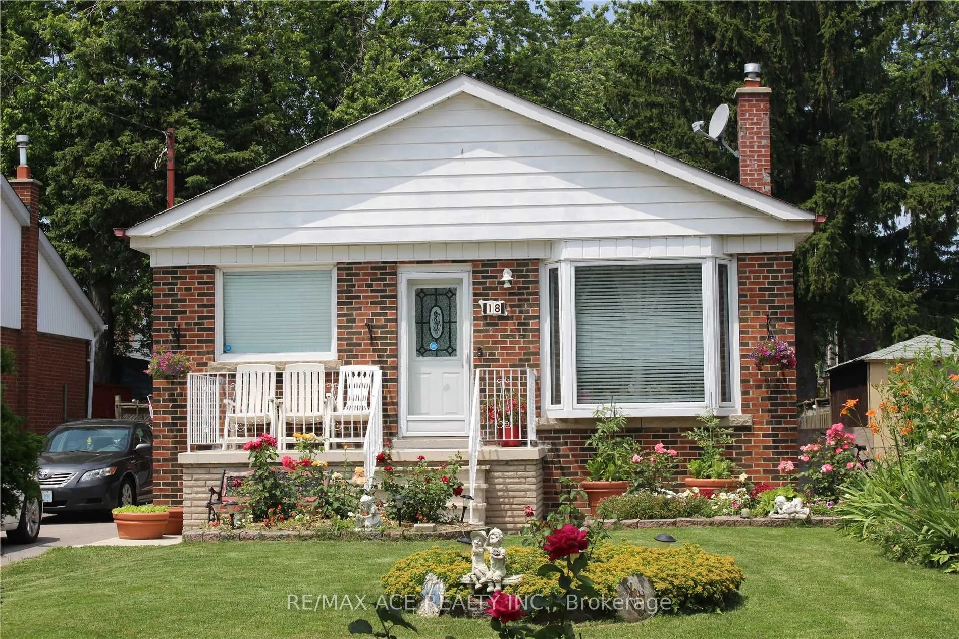 Detached Home For Lease | E13655556