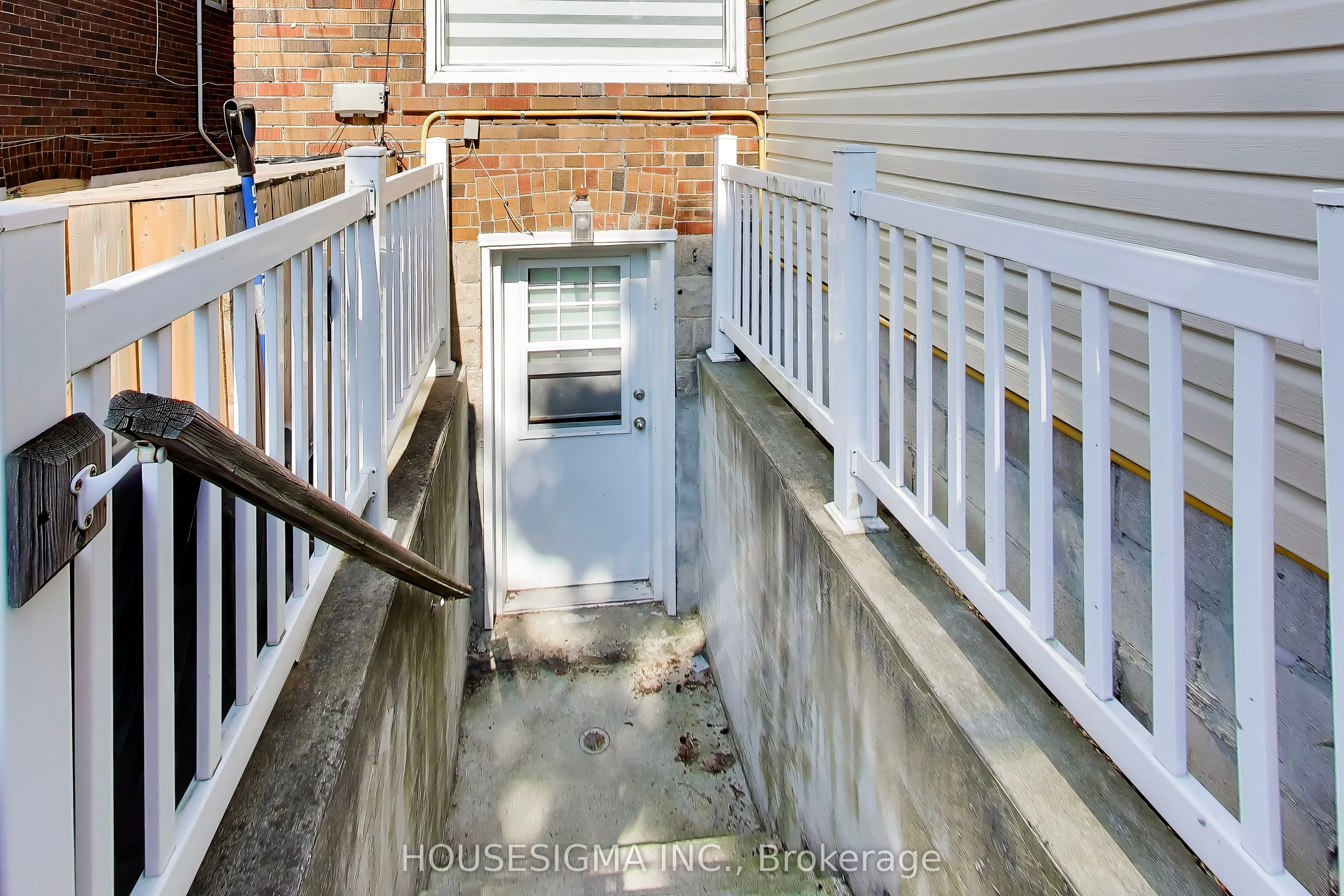 Semi-Detached Home For Lease | E13665312