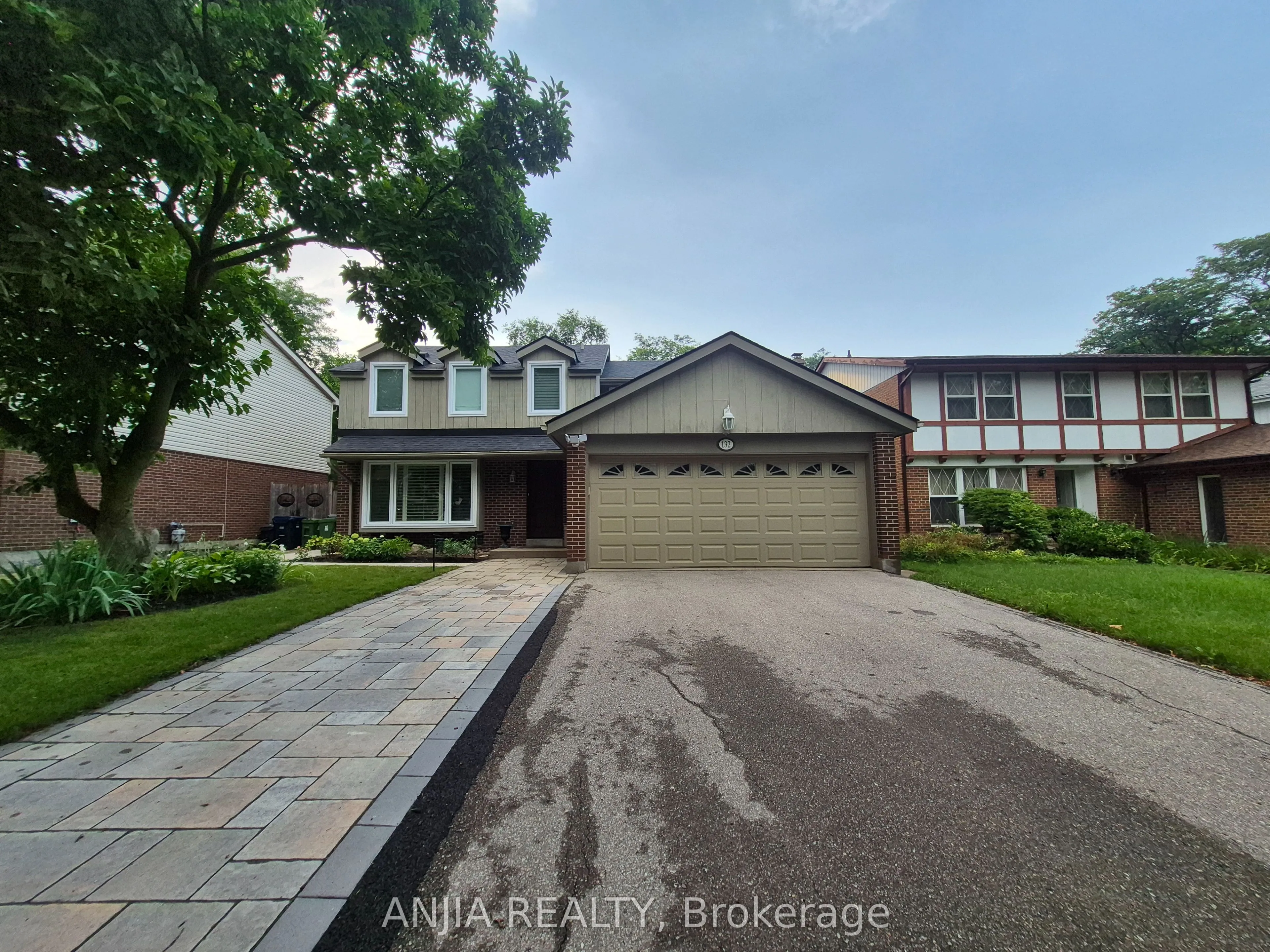 Detached Home For Lease | E13674262