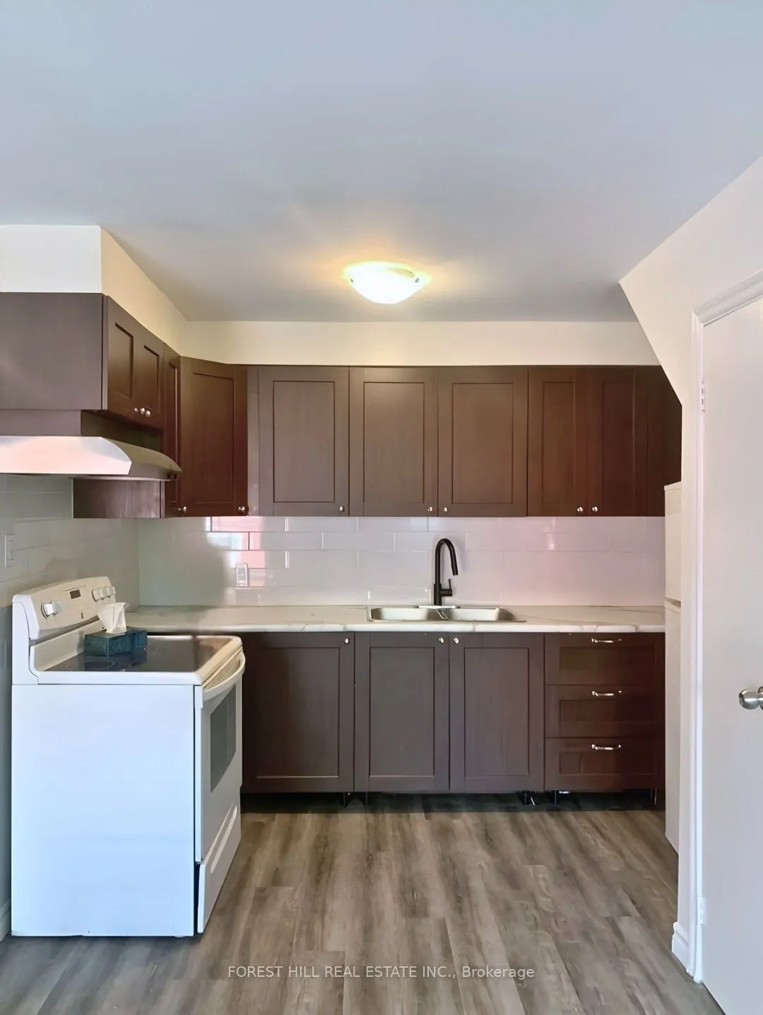 Cottage For Lease | E13684736