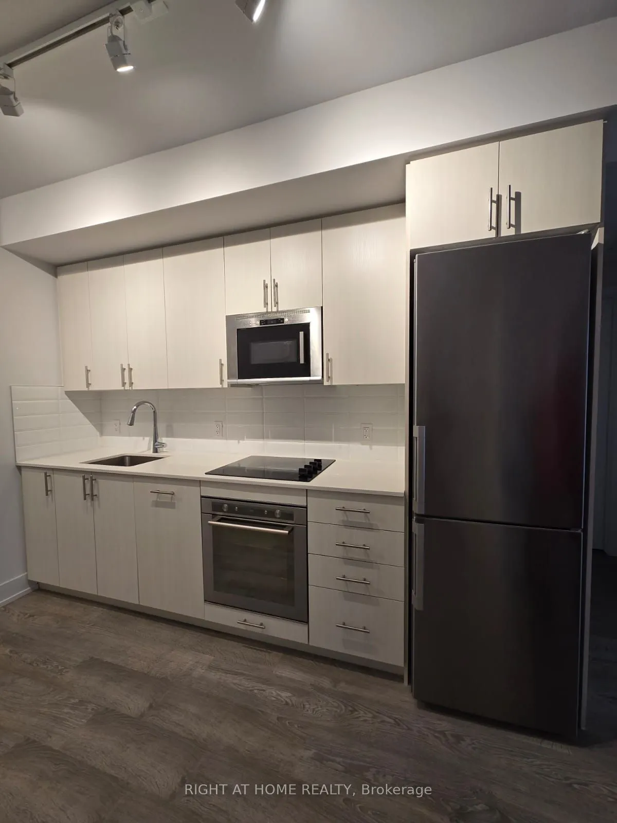 Property For Lease | E13687106