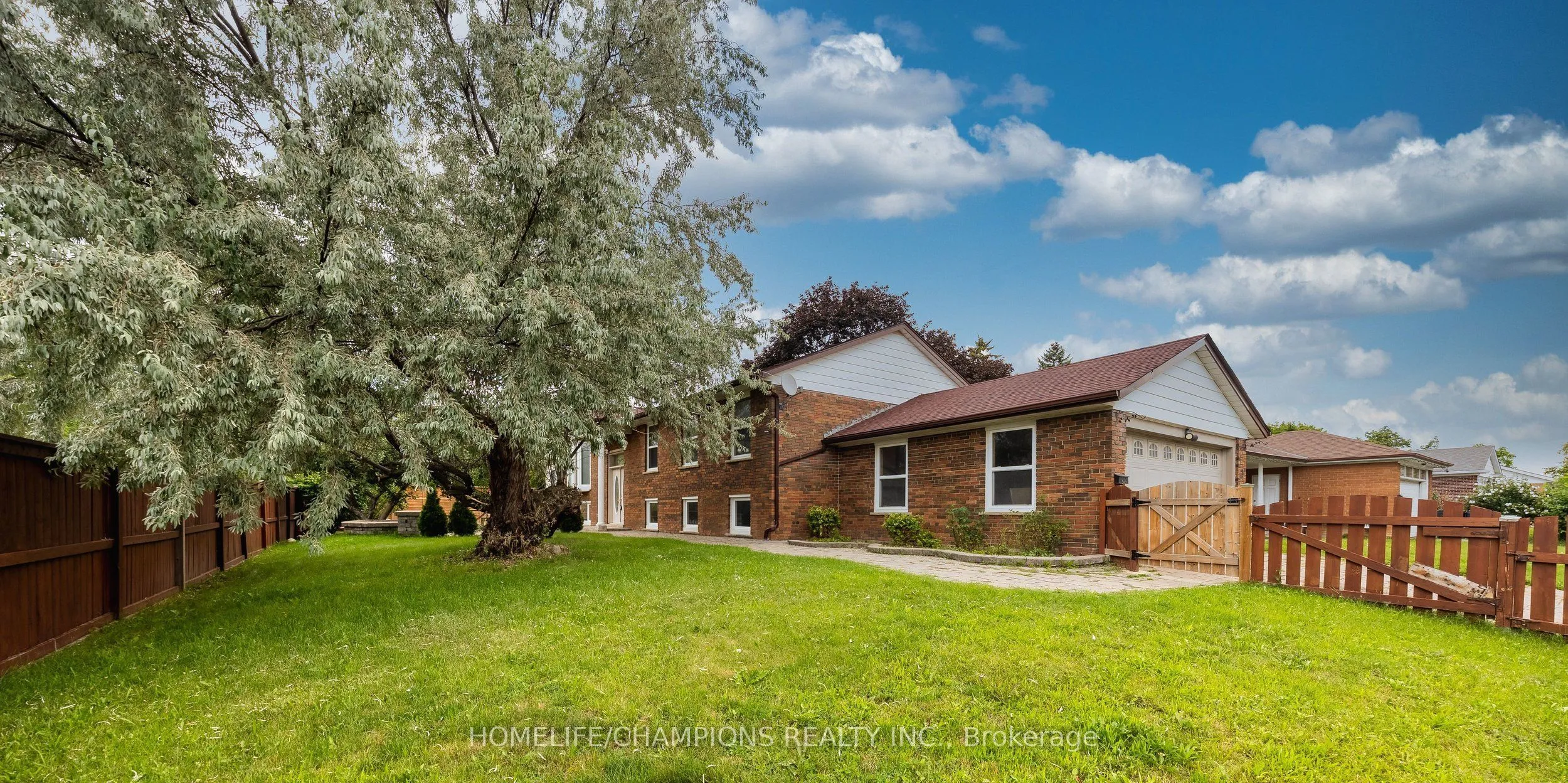 Detached Home For Lease | E13689444