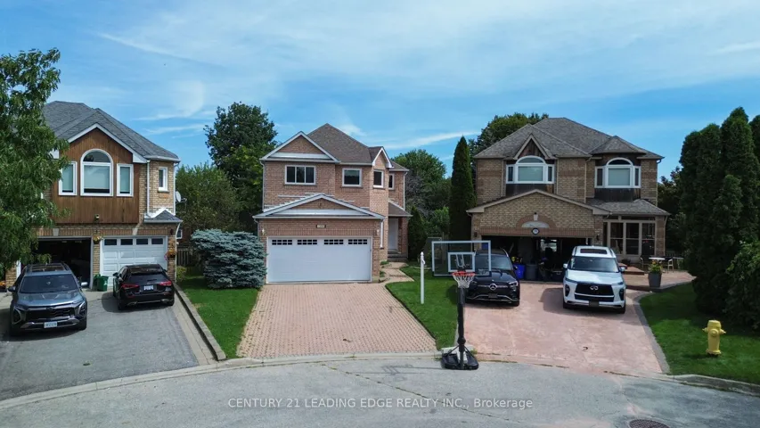 1595 Deerhurst Court, Pickering, ON L1V 6Y7