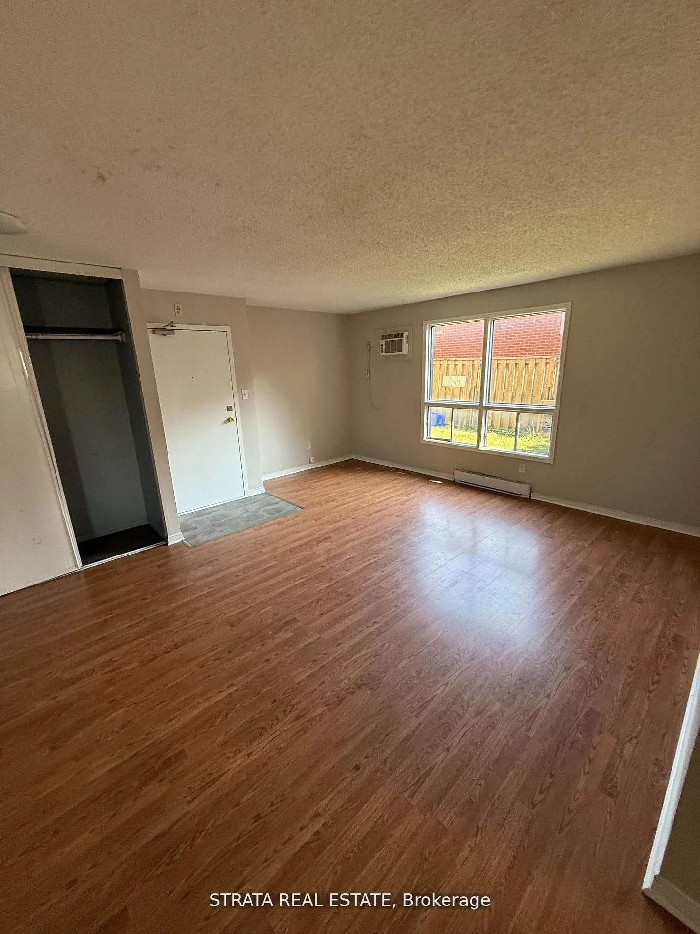 Multiplex For Lease | E13696544