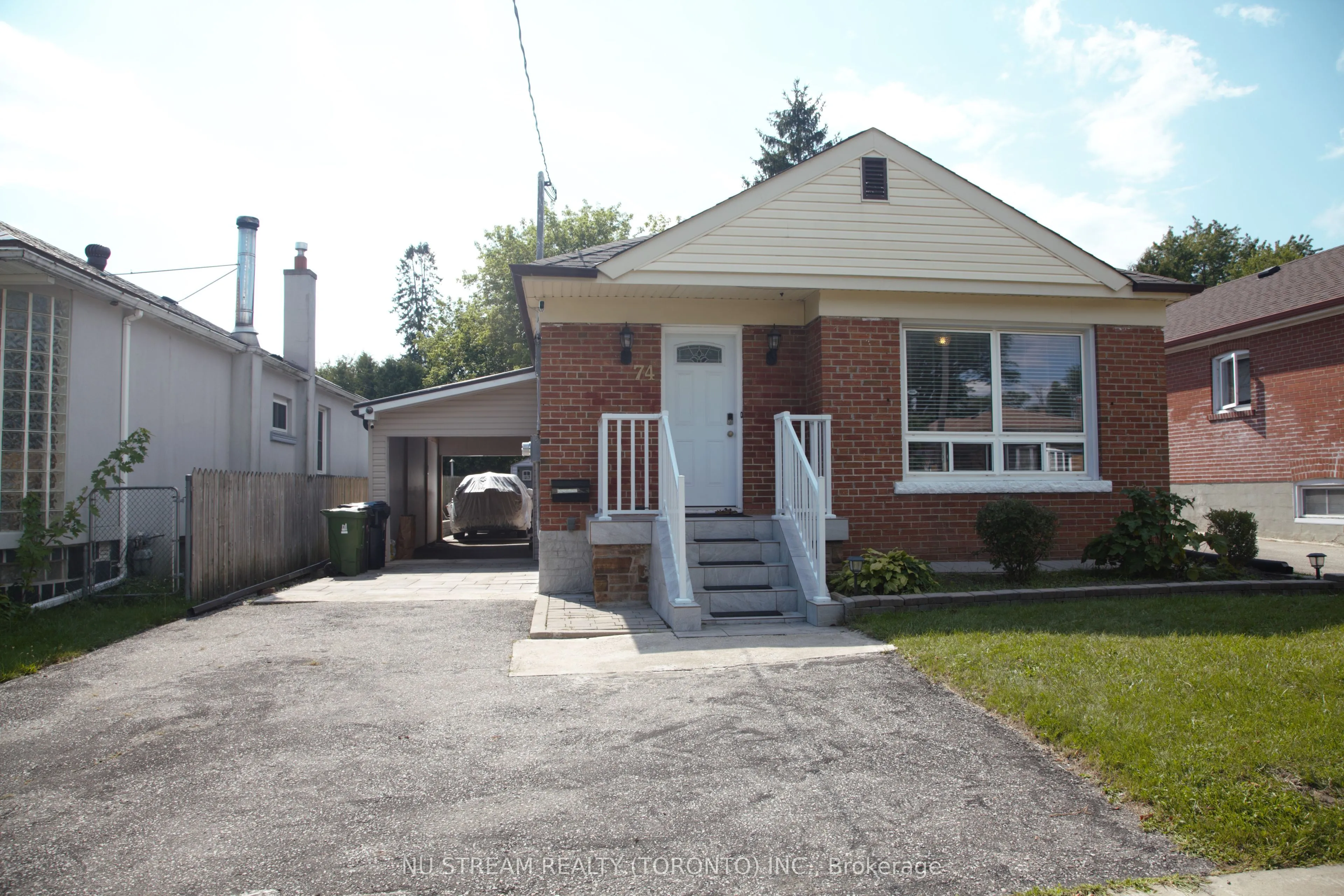 Detached Home For Lease | E13698286