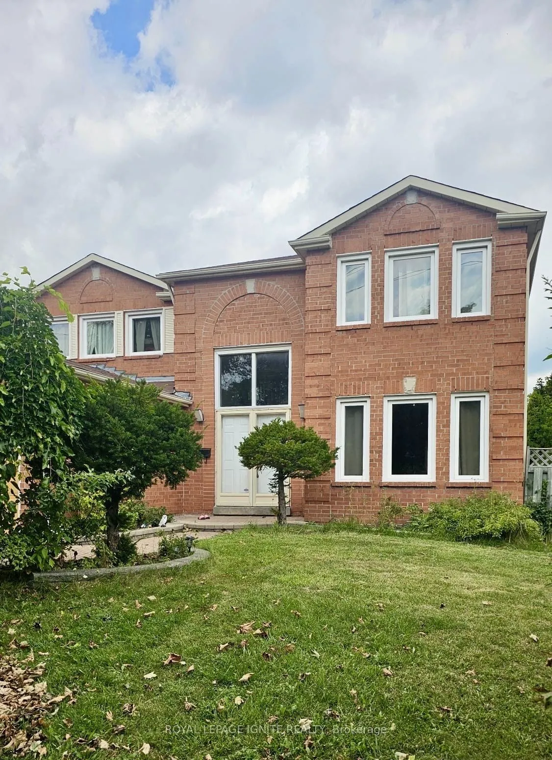 Detached Home For Lease | E13701406